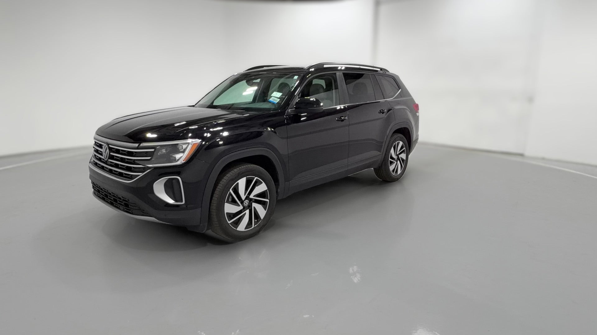2026 Volkswagen Atlas vehicle photo