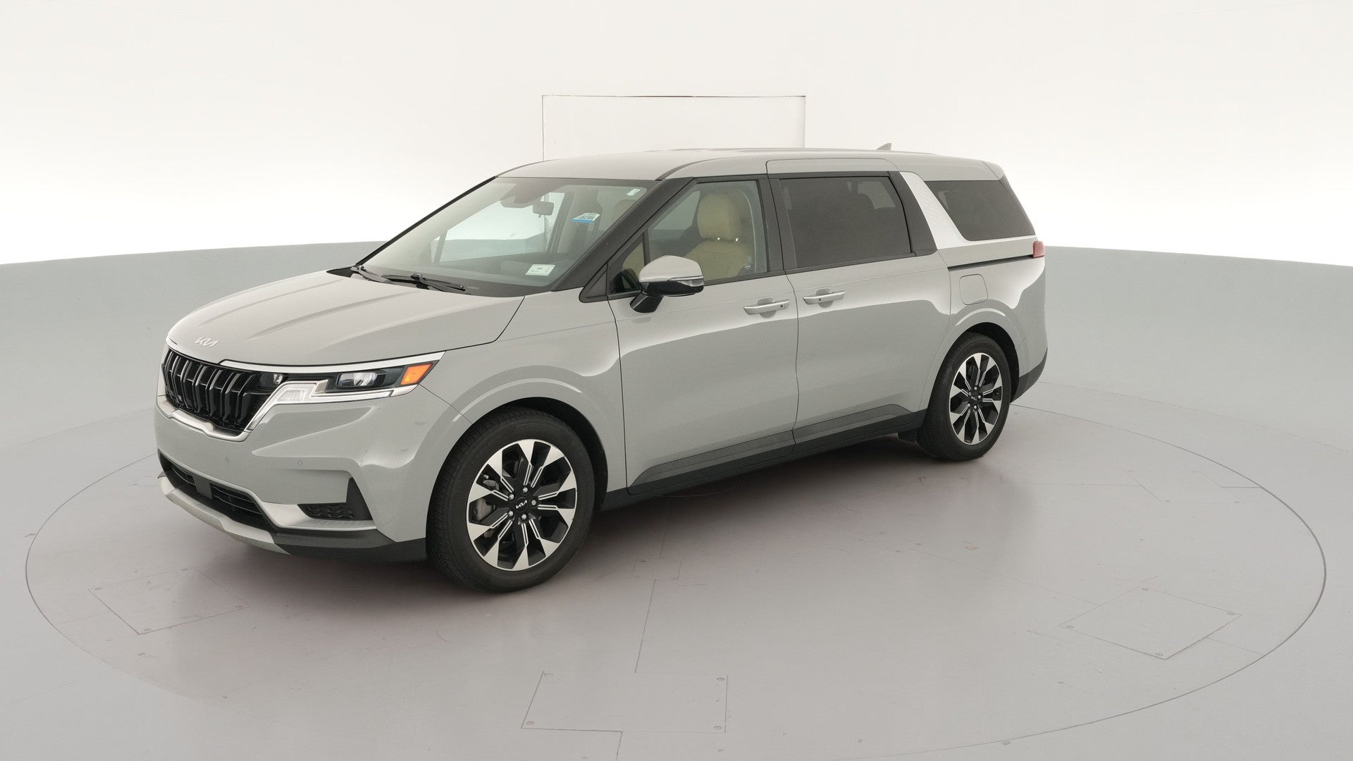 2024 Kia Carnival vehicle photo