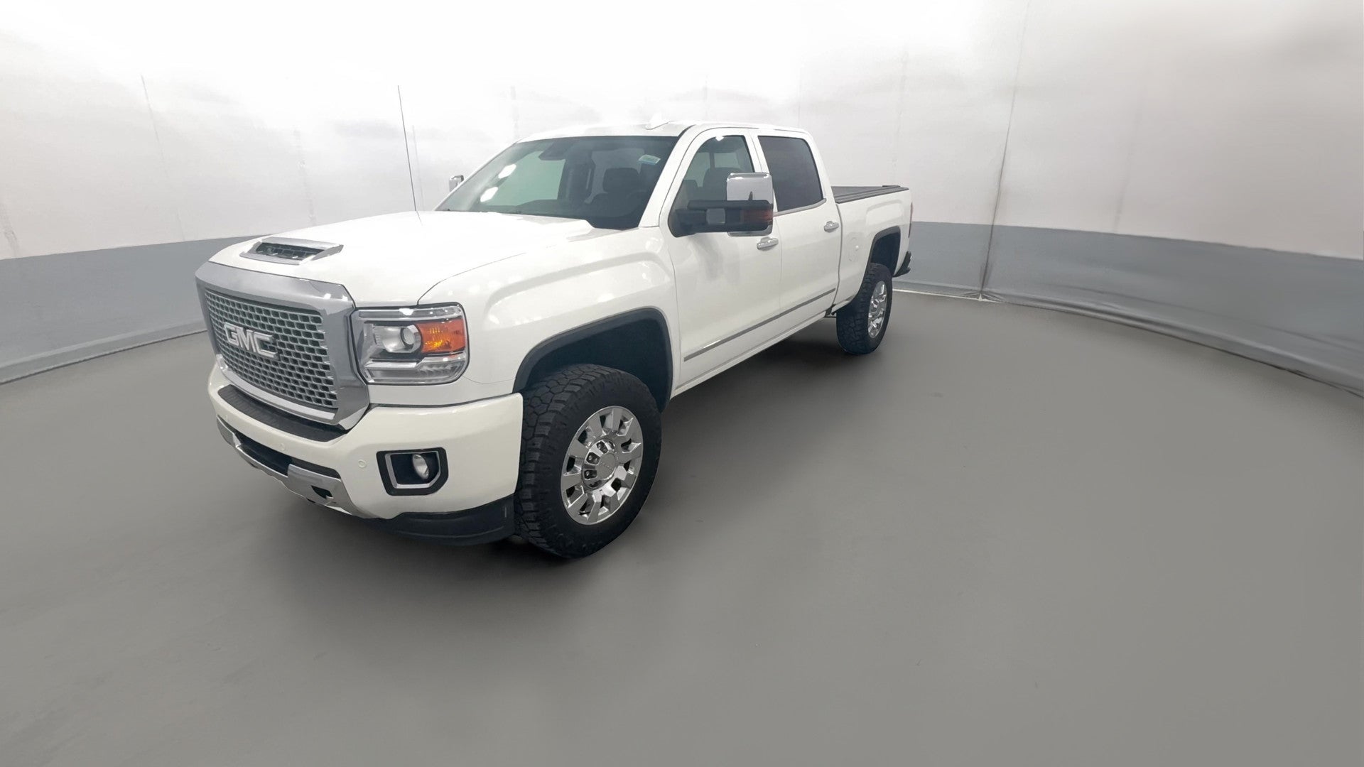 2017 GMC Sierra 2500 HD Crew Cab vehicle photo