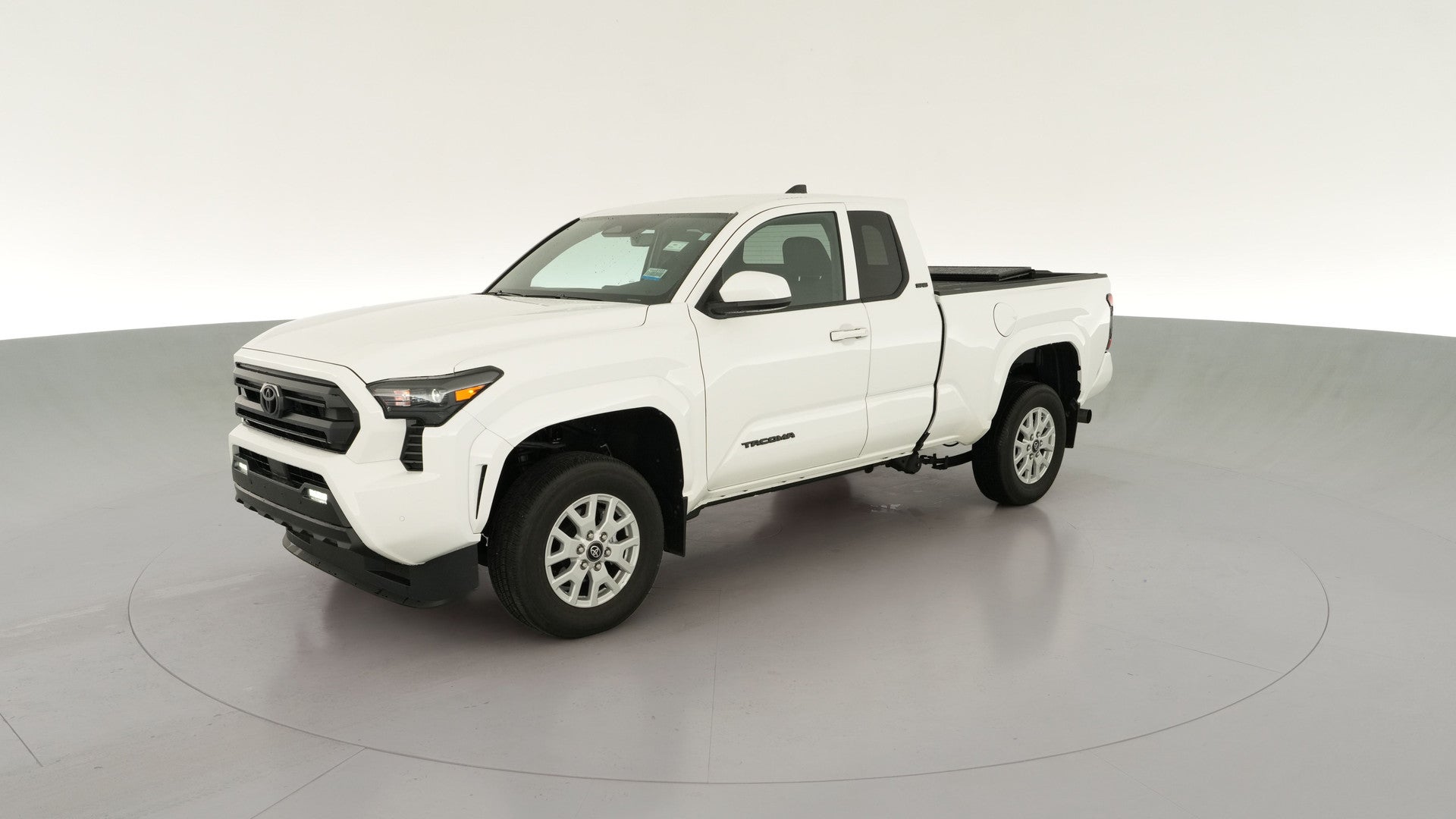 2024 Toyota Tacoma XtraCab vehicle photo