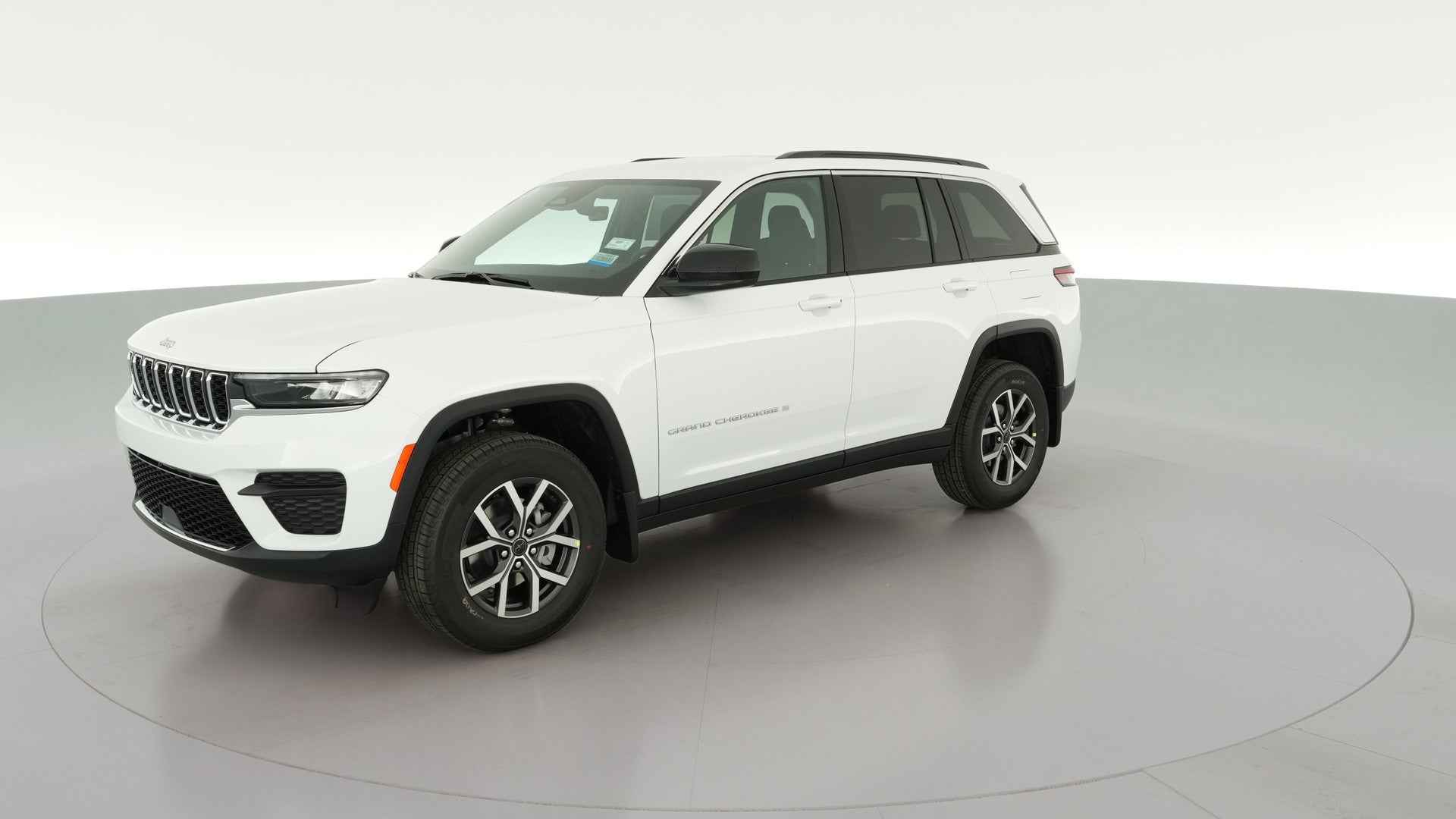 2027 Jeep Grand Cherokee vehicle photo
