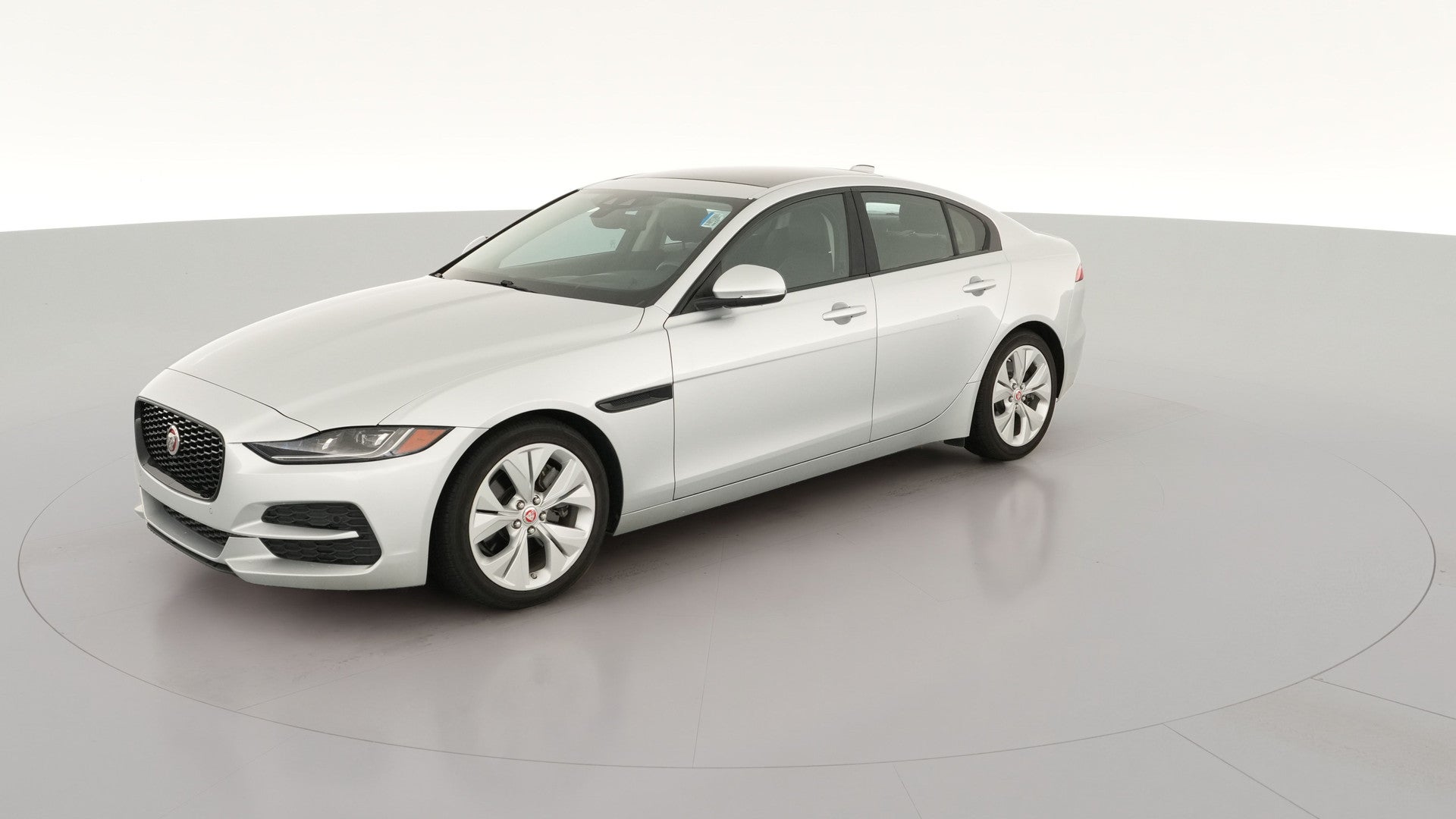 2020 Jaguar XE vehicle photo