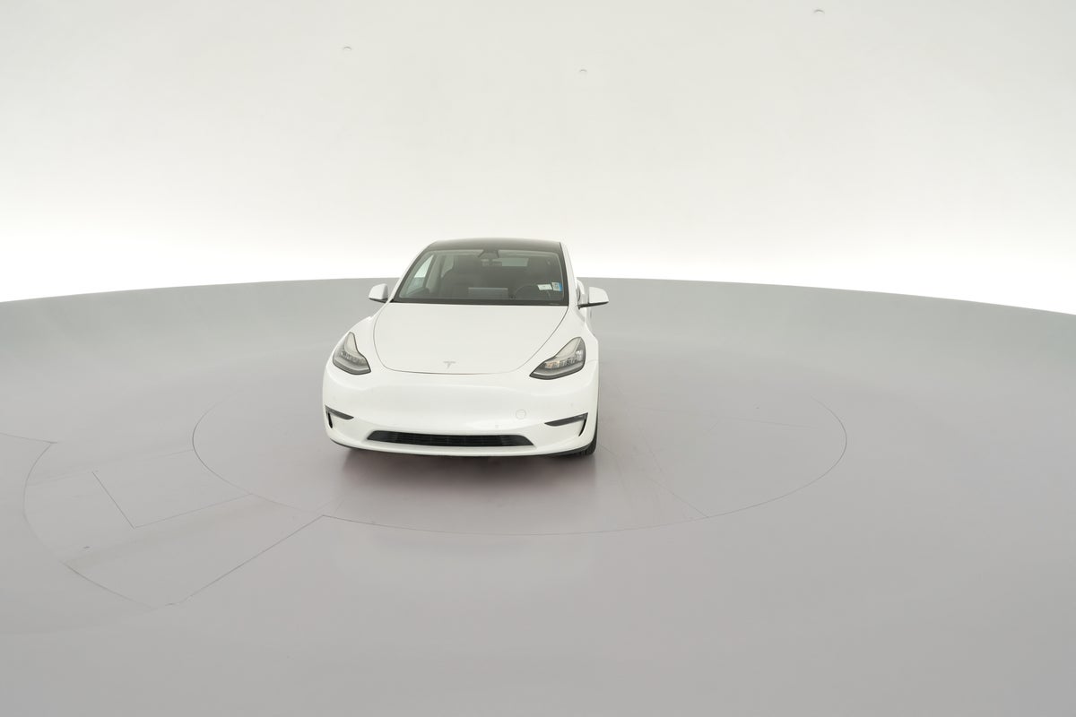 2021 Tesla Model Y Long Range All-Wheel Drive in Pearl White — 360° view 1