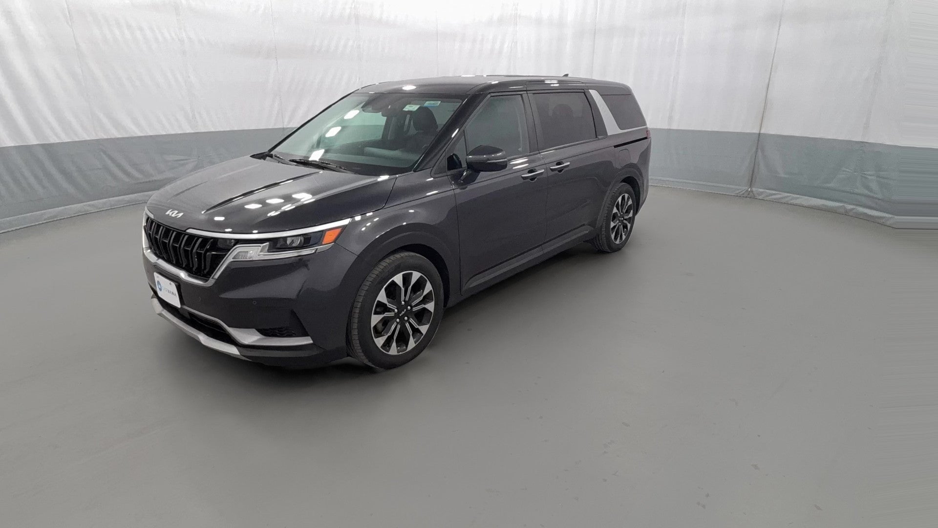 2023 Kia Carnival vehicle photo