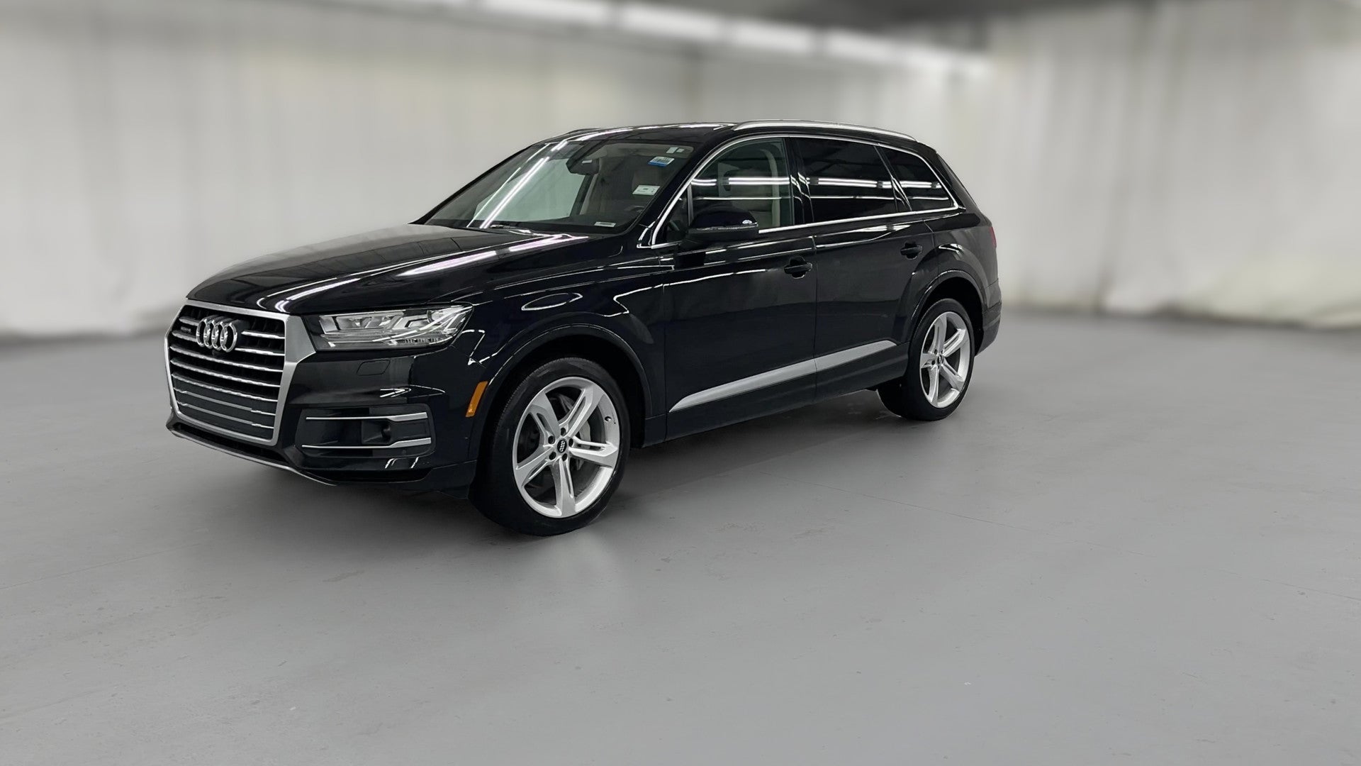 2019 Audi Q7 vehicle photo