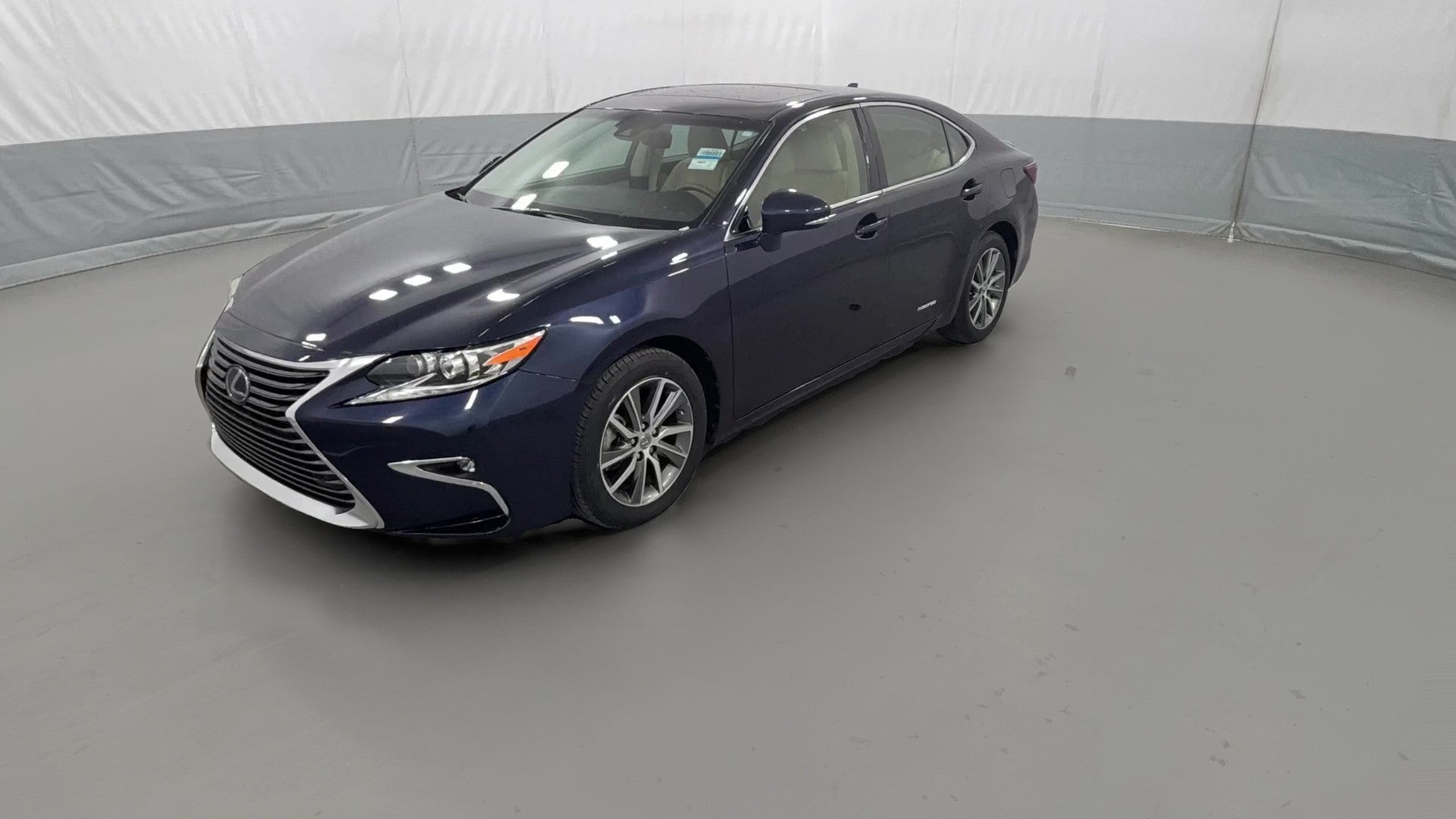 2017 Lexus ES vehicle photo