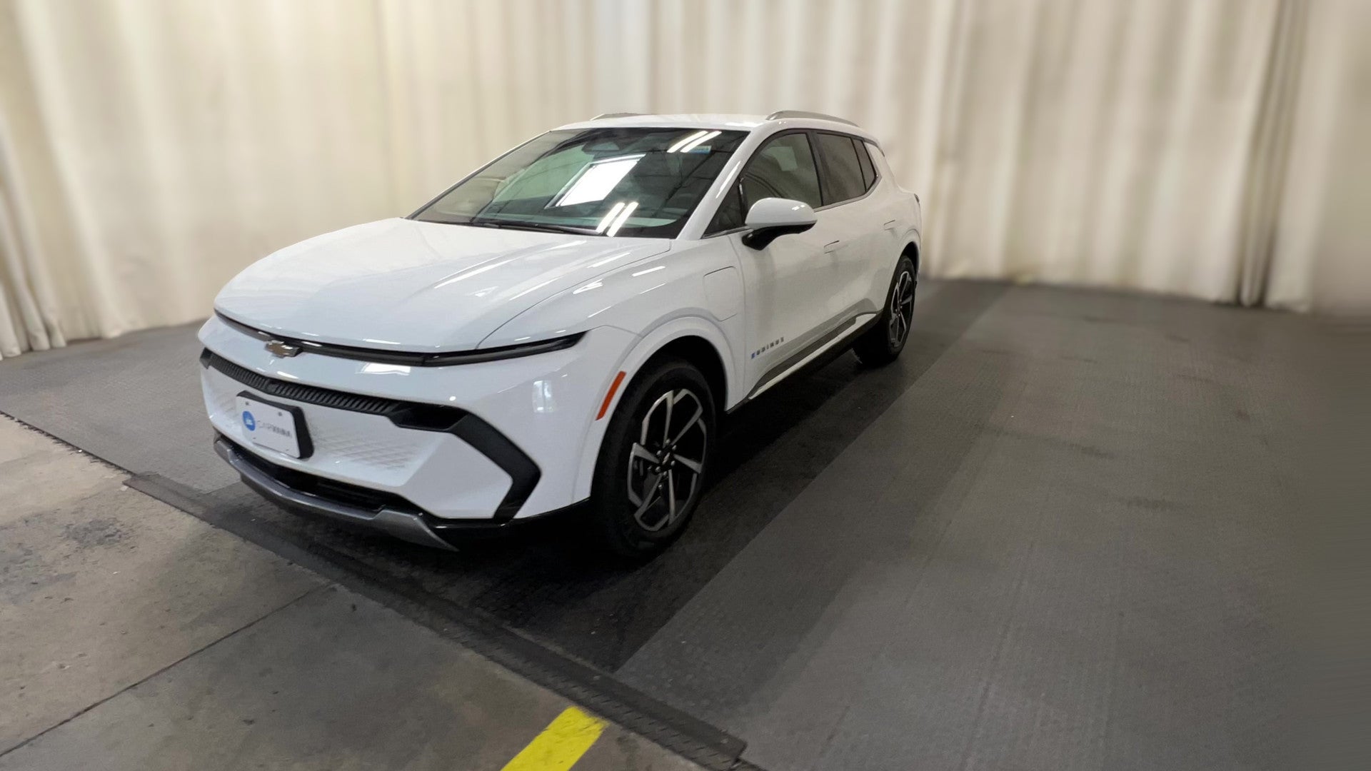 2024 Chevrolet Equinox EV vehicle photo