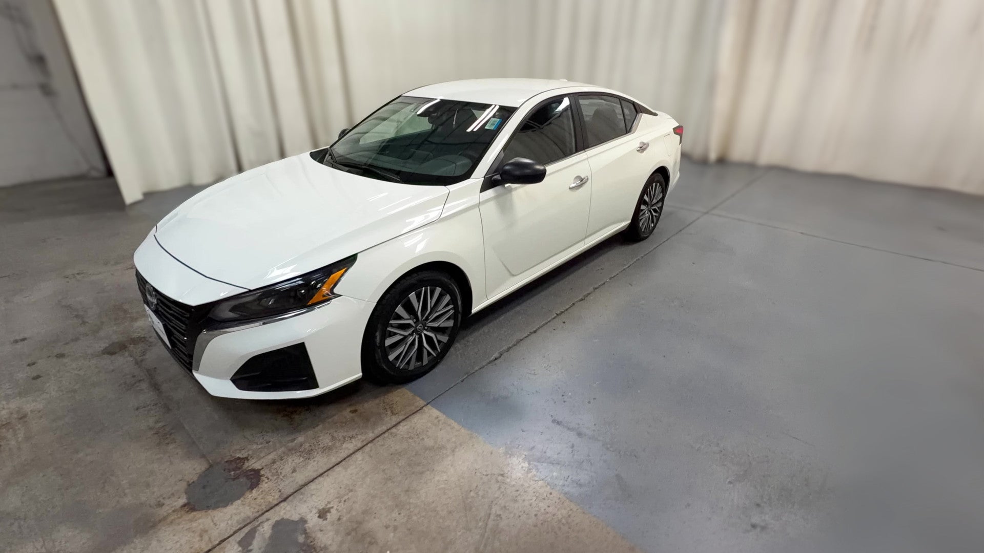 2025 Nissan Altima vehicle photo