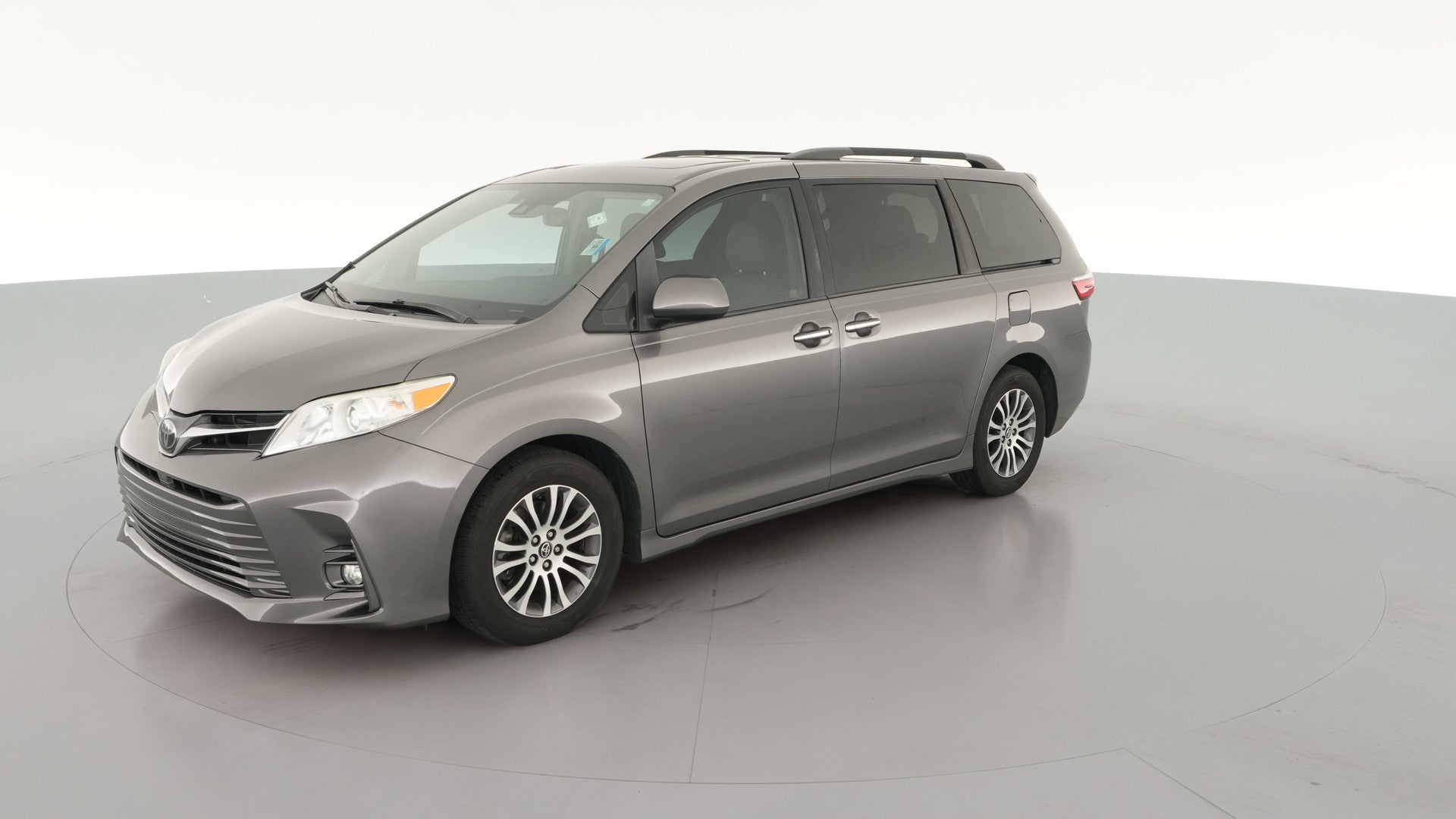2018 Toyota Sienna vehicle photo