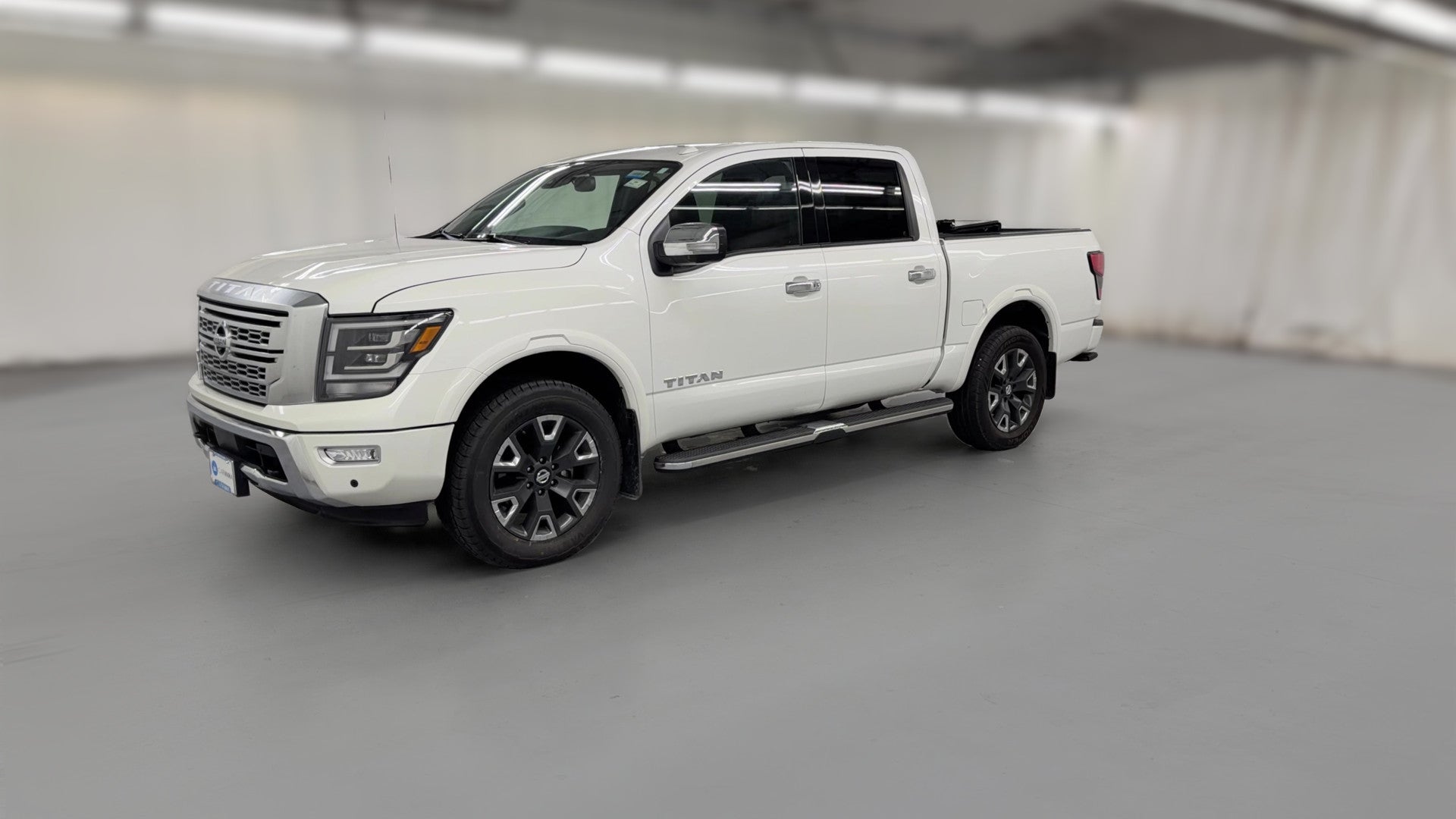 2021 Nissan Titan Crew Cab vehicle photo