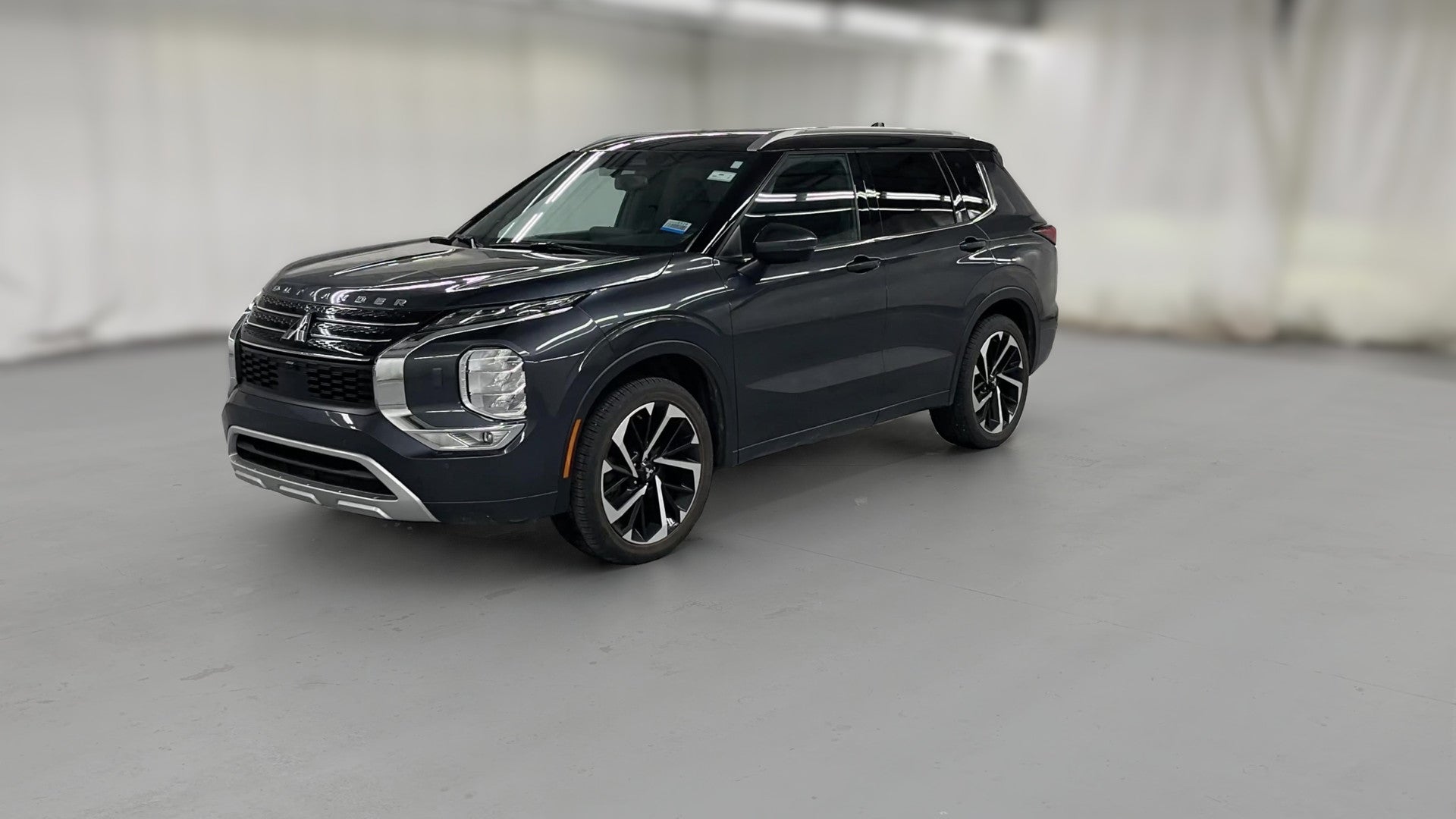 2024 Mitsubishi Outlander vehicle photo