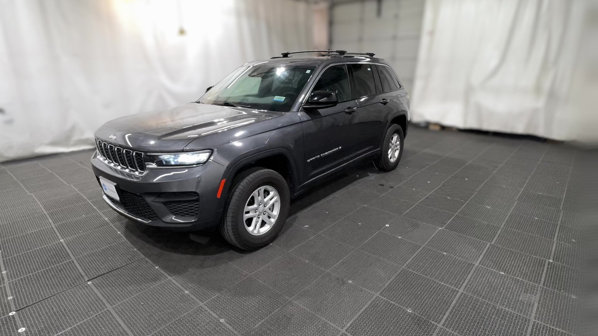 2024 Jeep Grand Cherokee vehicle photo