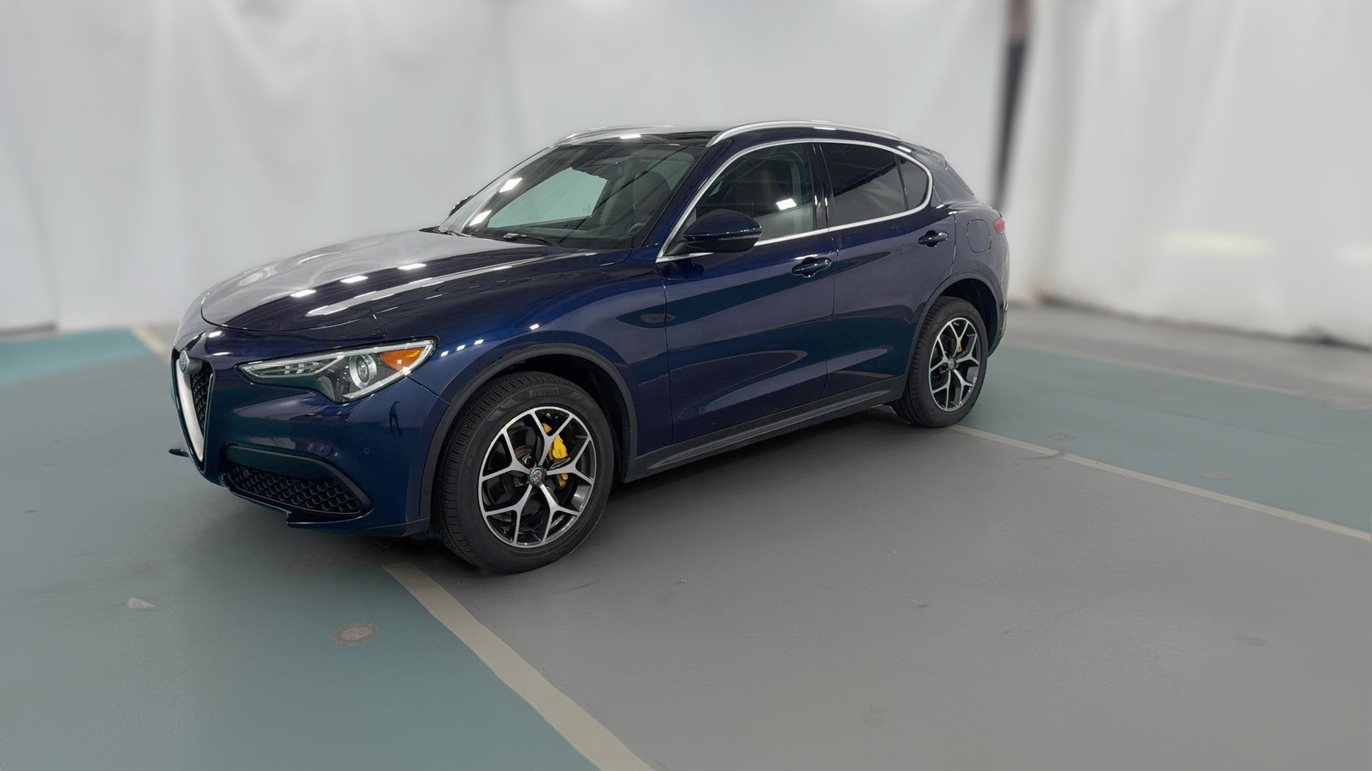 2019 Alfa Romeo Stelvio vehicle photo