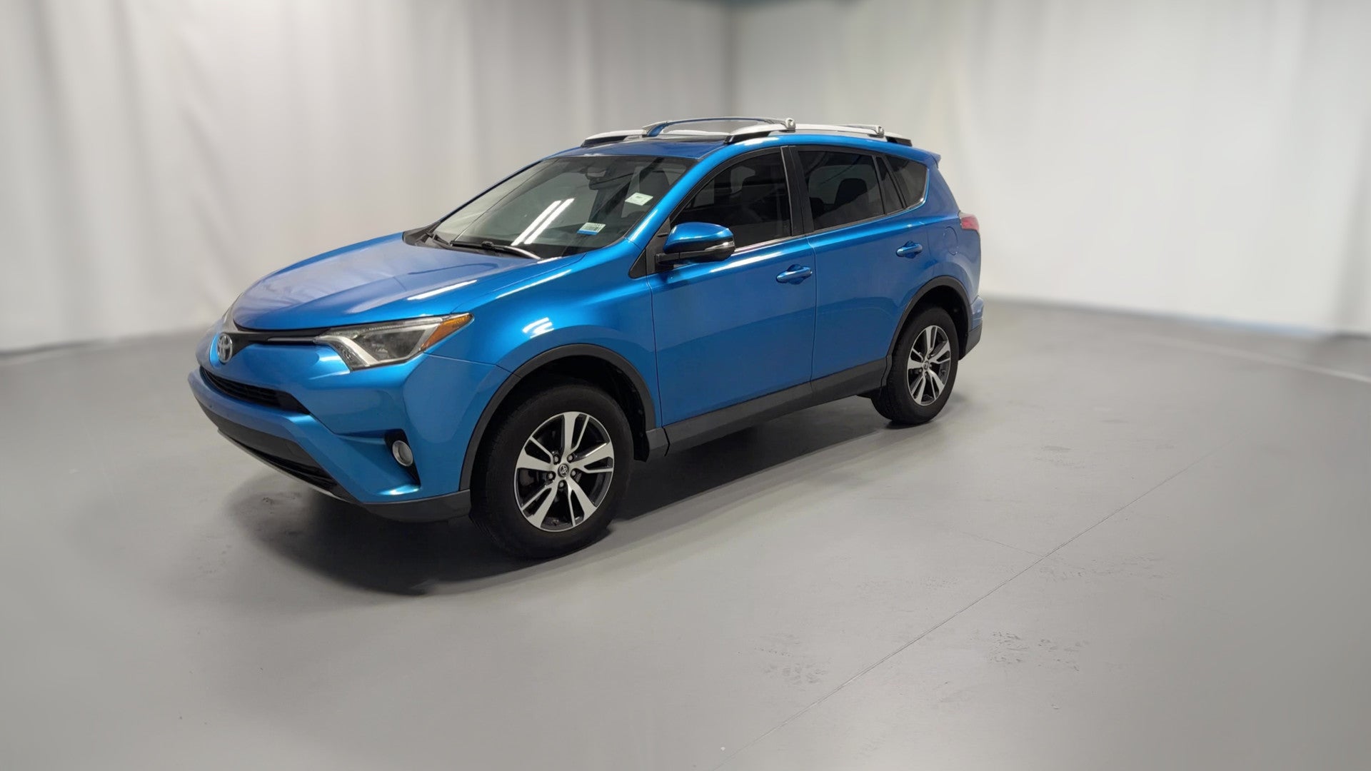 2016 Toyota RAV4 vehicle photo