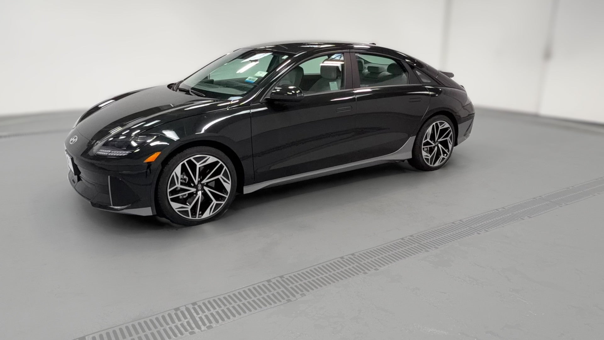 2023 Hyundai IONIQ 6 vehicle photo