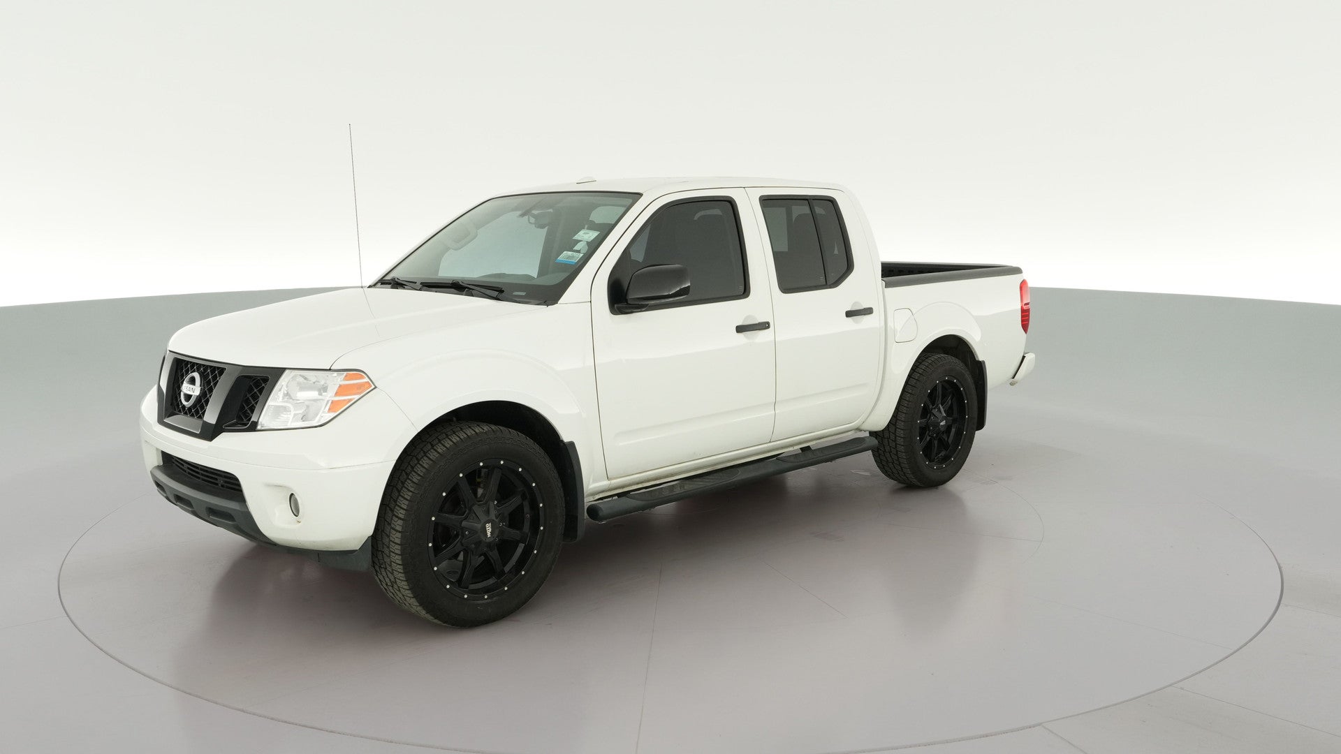 2018 Nissan Frontier Crew Cab vehicle photo