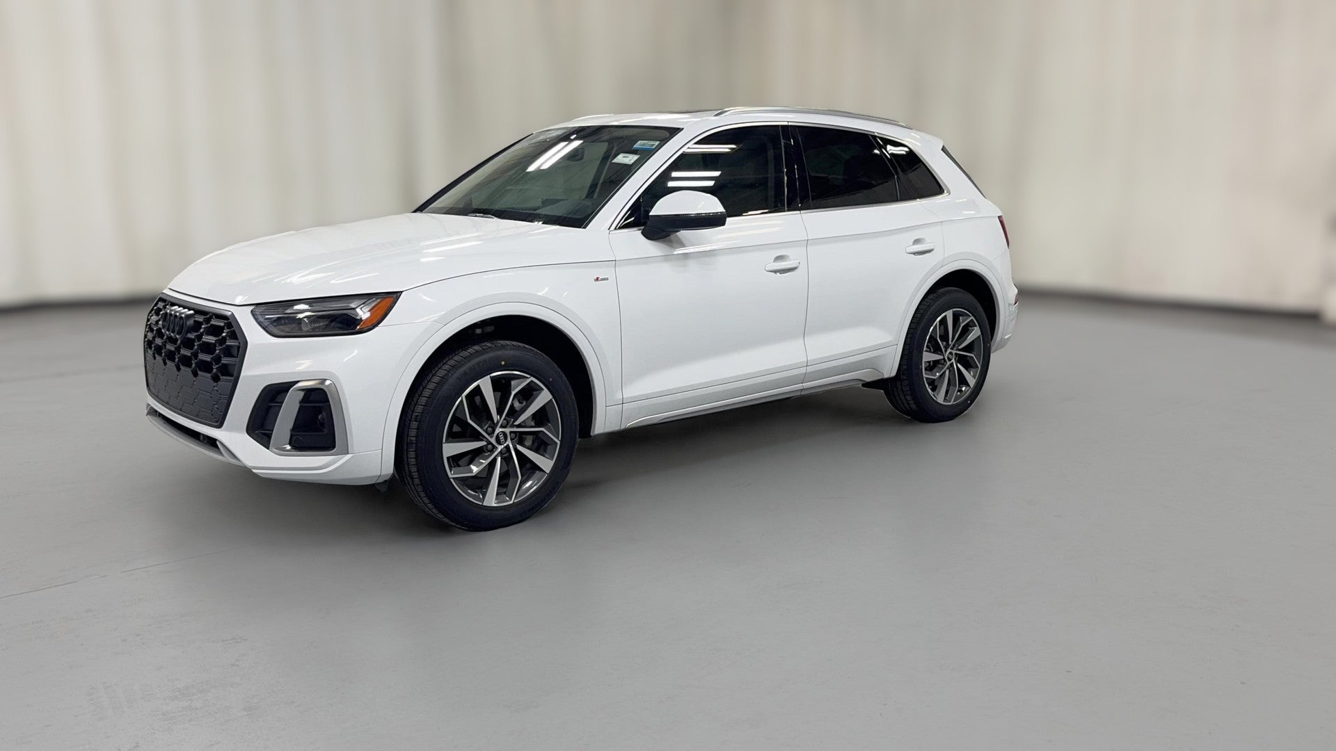 2023 Audi Q5 vehicle photo