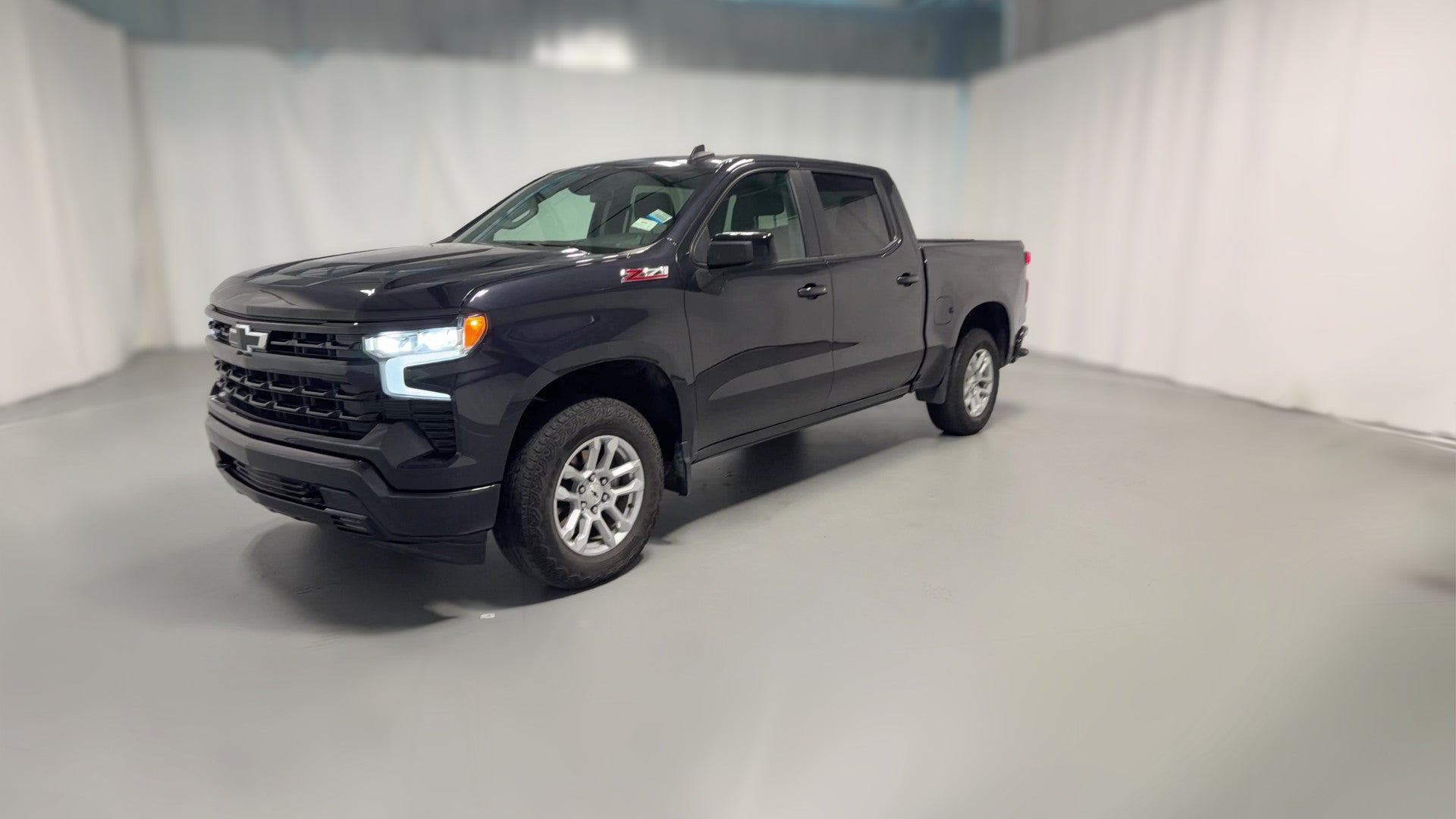 2022 Chevrolet Silverado 1500 Crew Cab vehicle photo