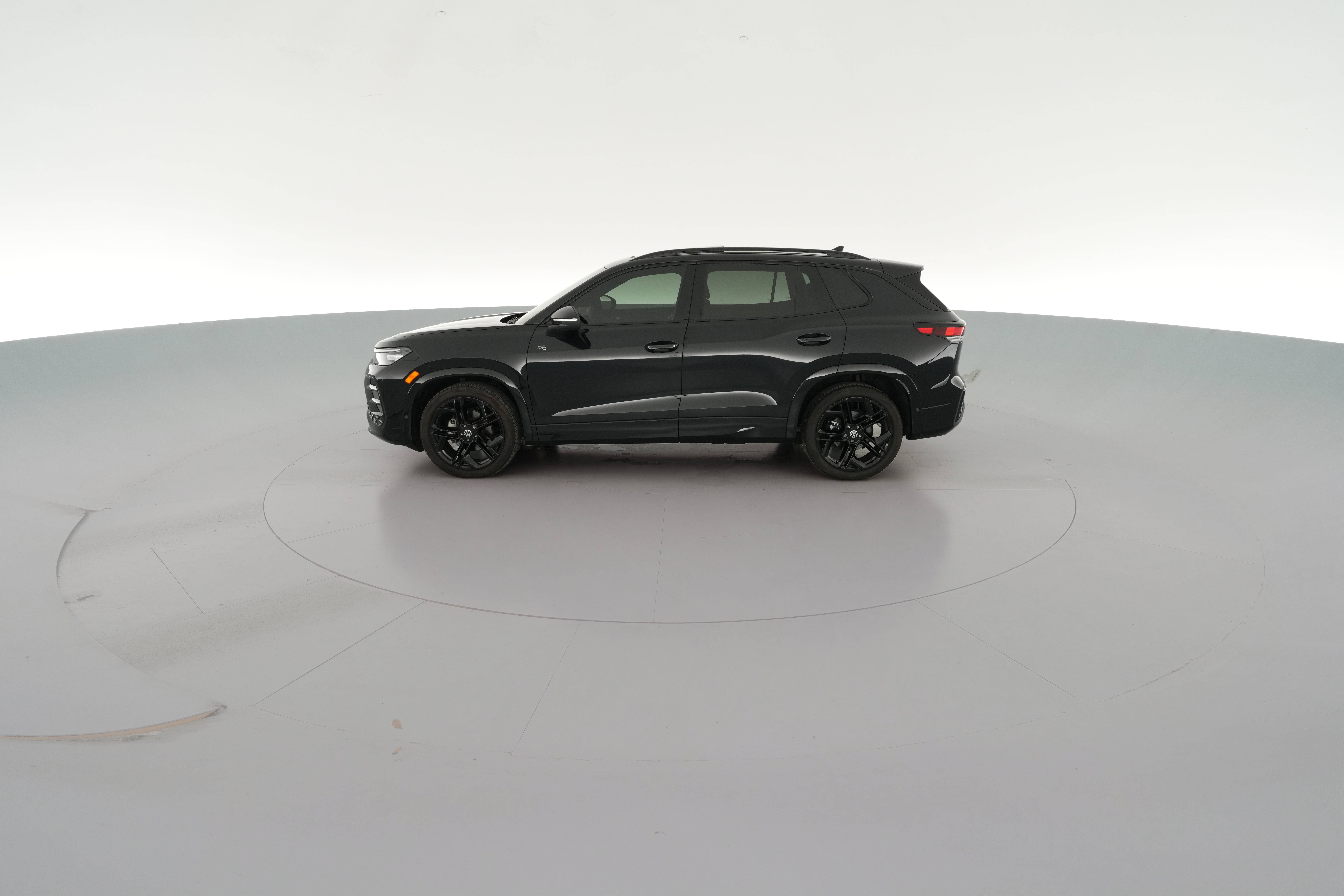 2026 Volkswagen Tiguan SE R-LINE BLACK - Photo 25