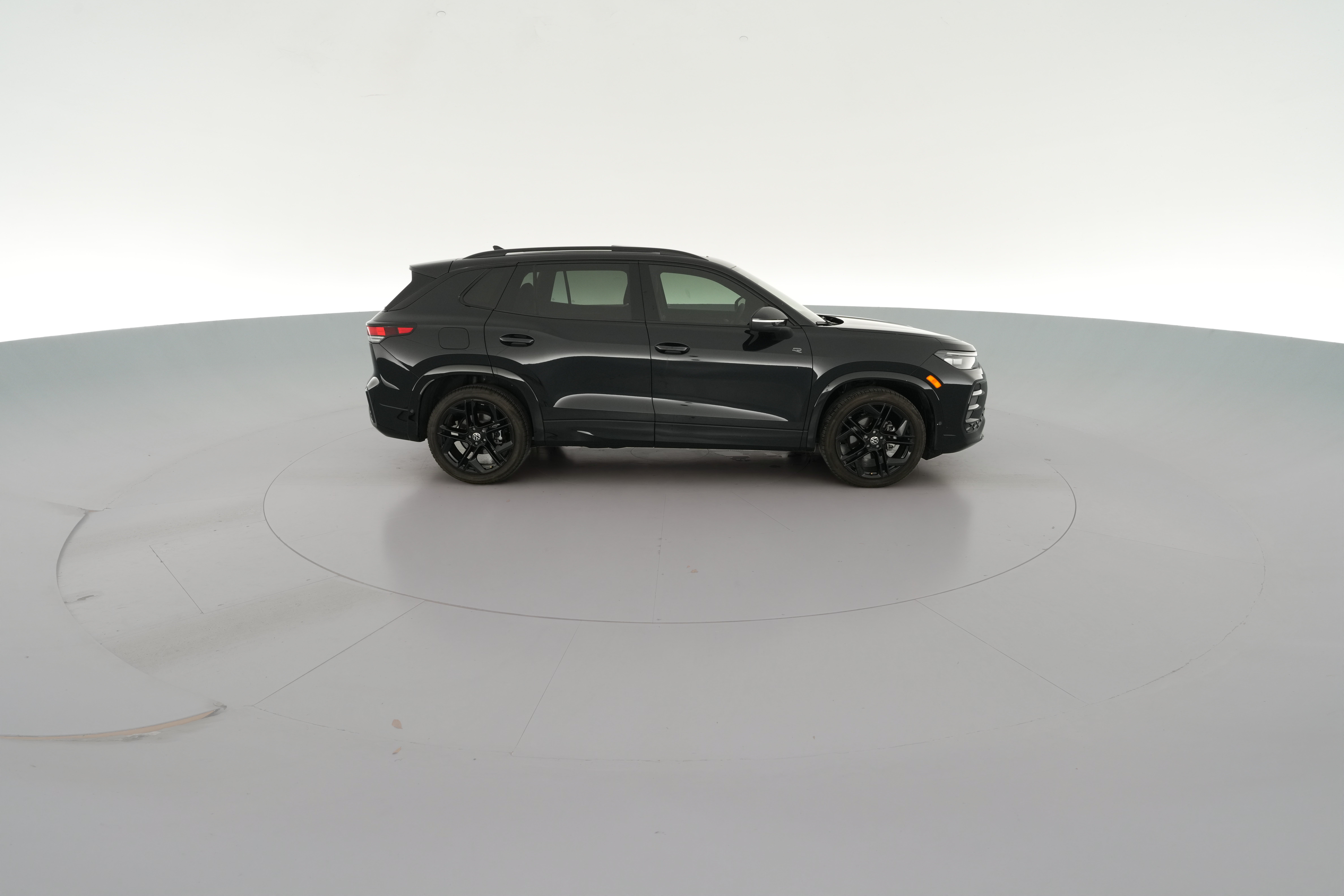 2026 Volkswagen Tiguan SE R-LINE BLACK - Photo 33
