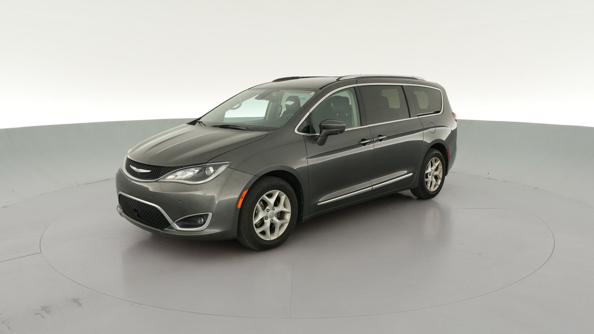 2017 Chrysler Pacifica vehicle photo