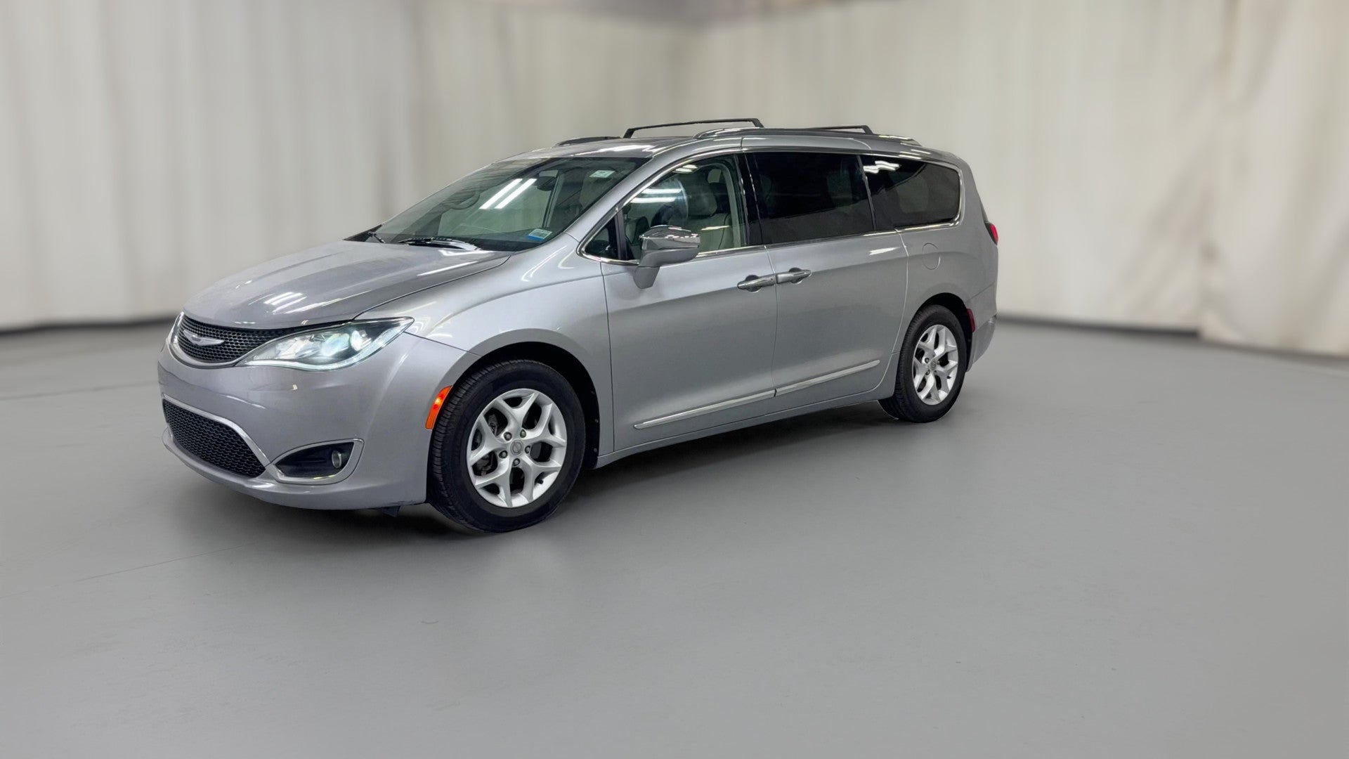 2020 Chrysler Pacifica vehicle photo