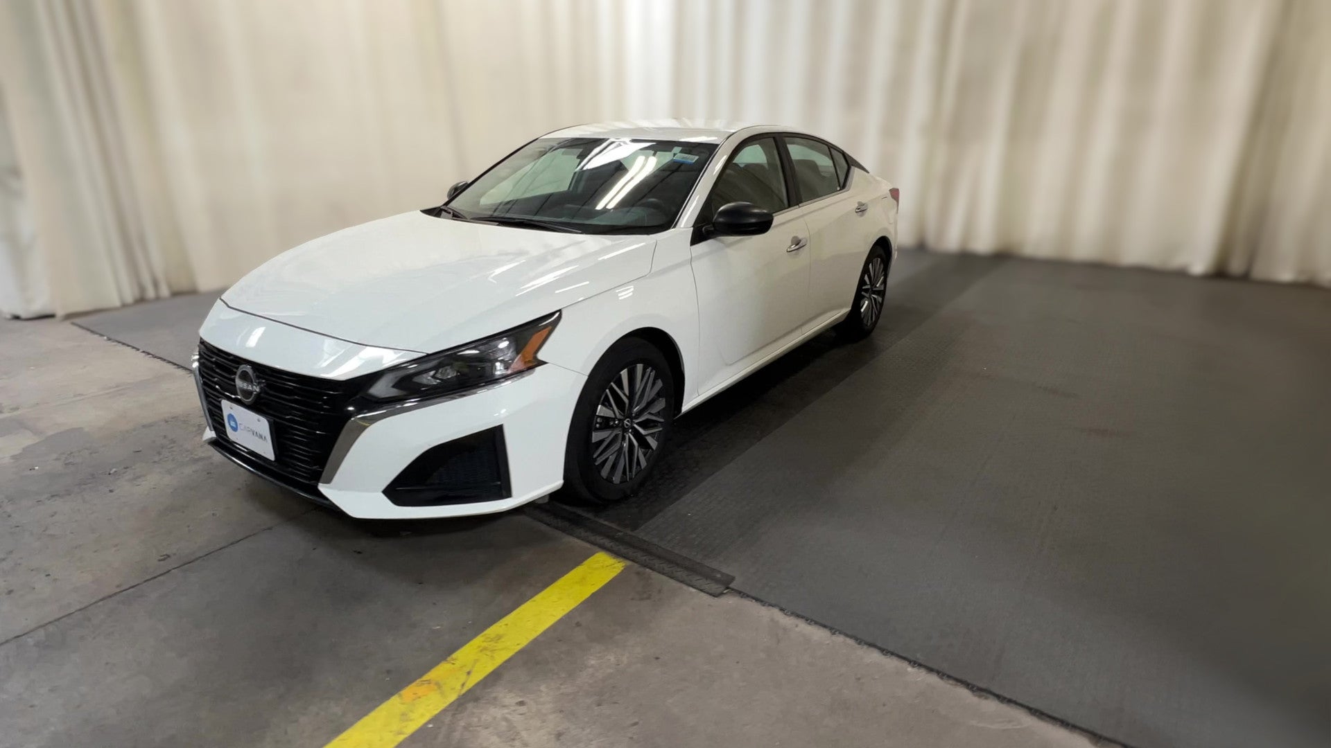 2025 Nissan Altima vehicle photo