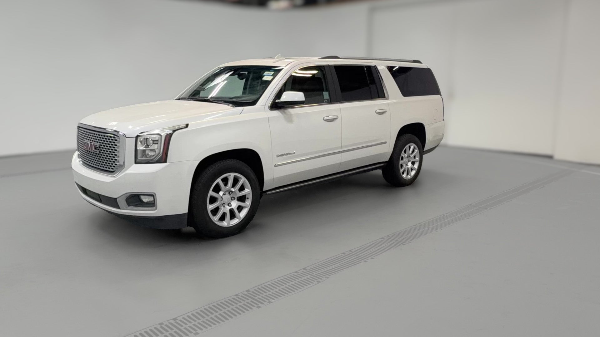 2017 GMC Yukon XL vehicle photo