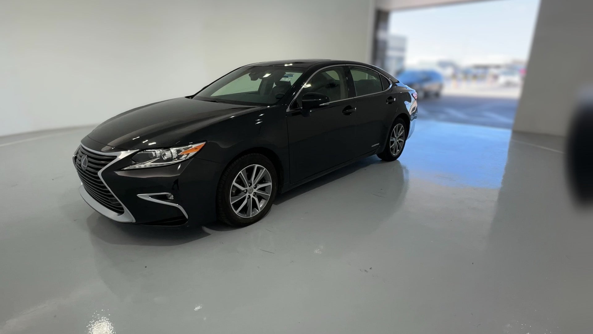 2018 Lexus ES vehicle photo