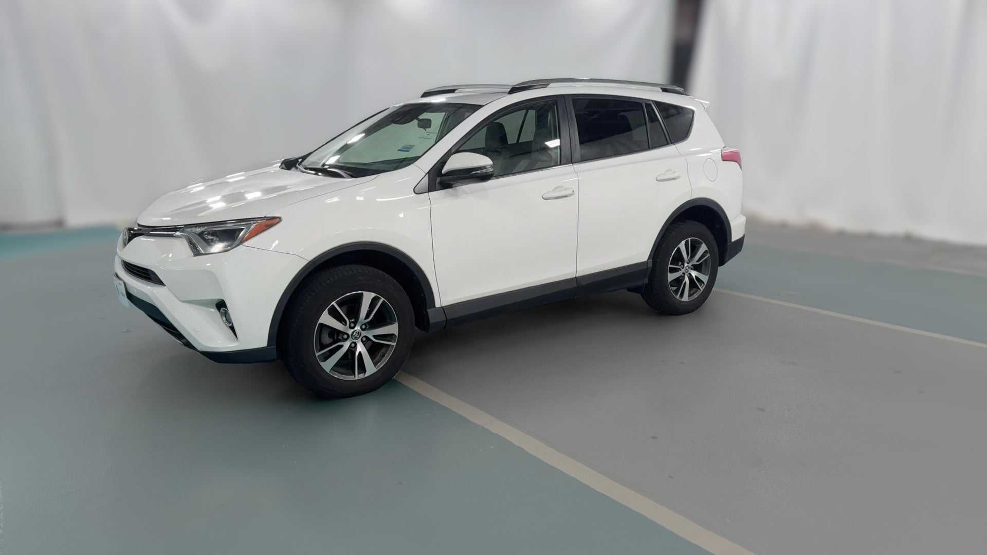 2018 Toyota RAV4 vehicle photo