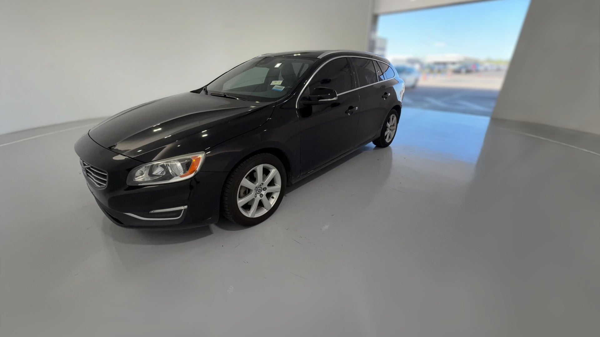 2016 Volvo V60 vehicle photo