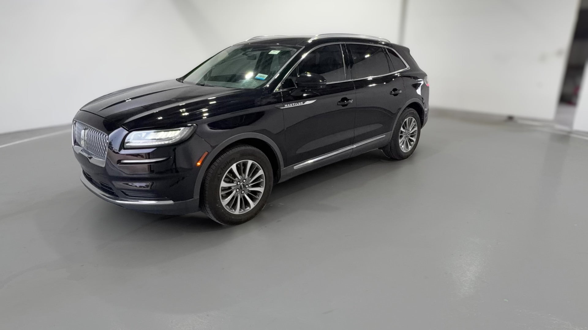 2022 Lincoln Nautilus vehicle photo