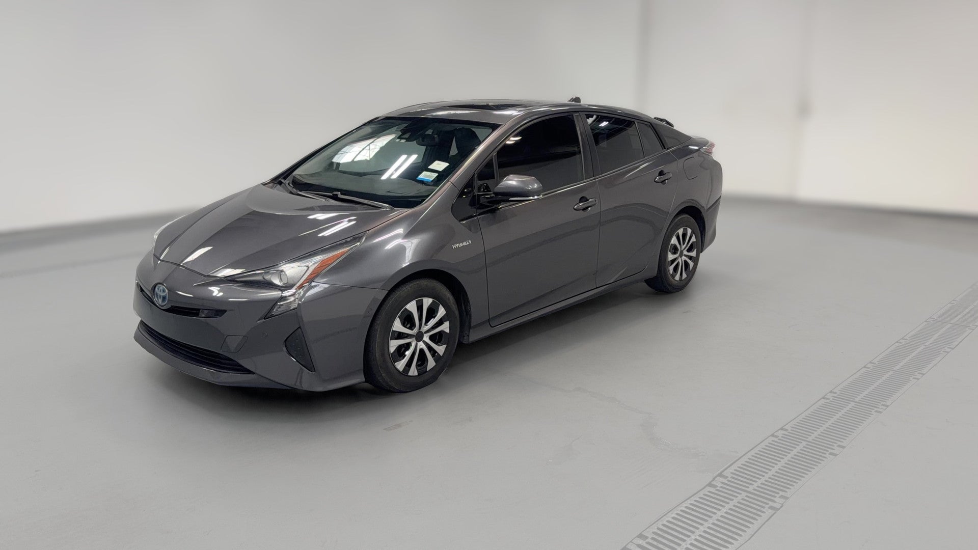 2017 Toyota Prius vehicle photo