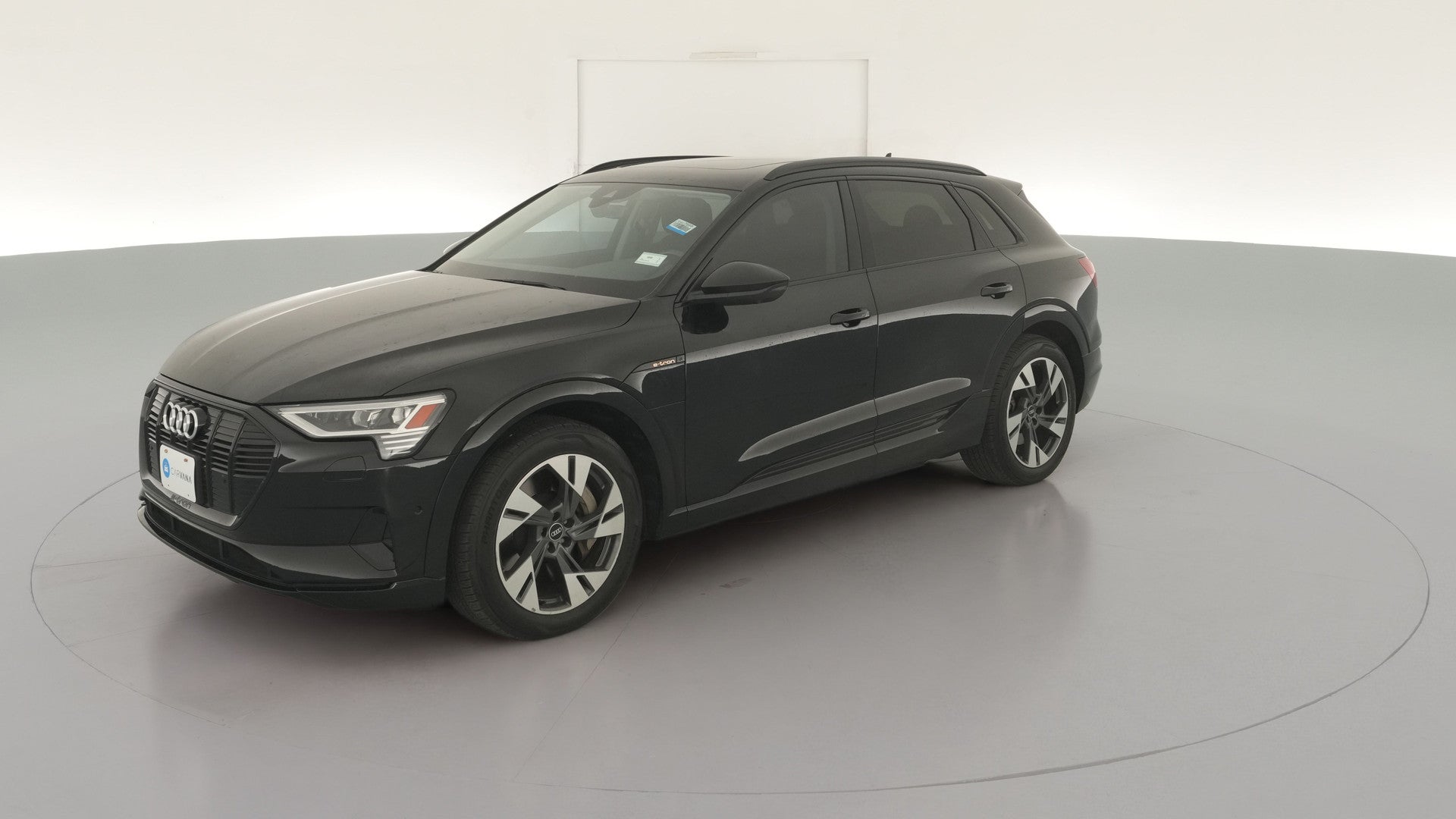 2021 Audi e-tron vehicle photo