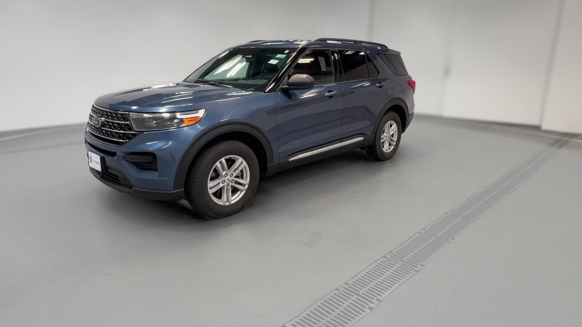 2020 Ford Explorer vehicle photo
