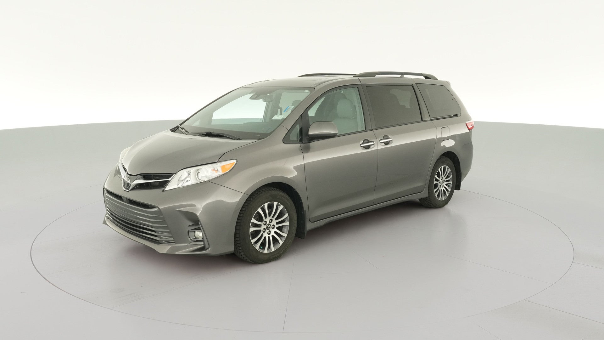 2019 Toyota Sienna vehicle photo