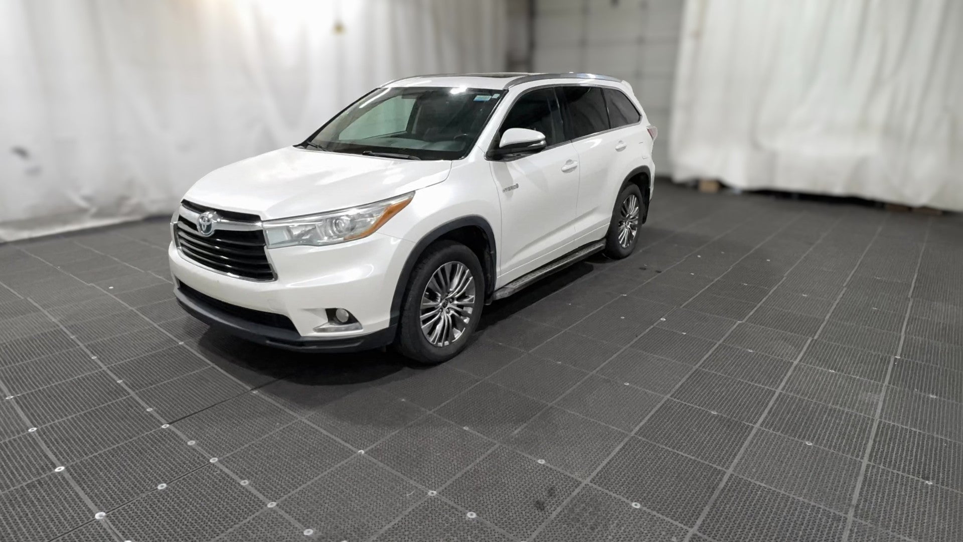 2014 Toyota Highlander vehicle photo