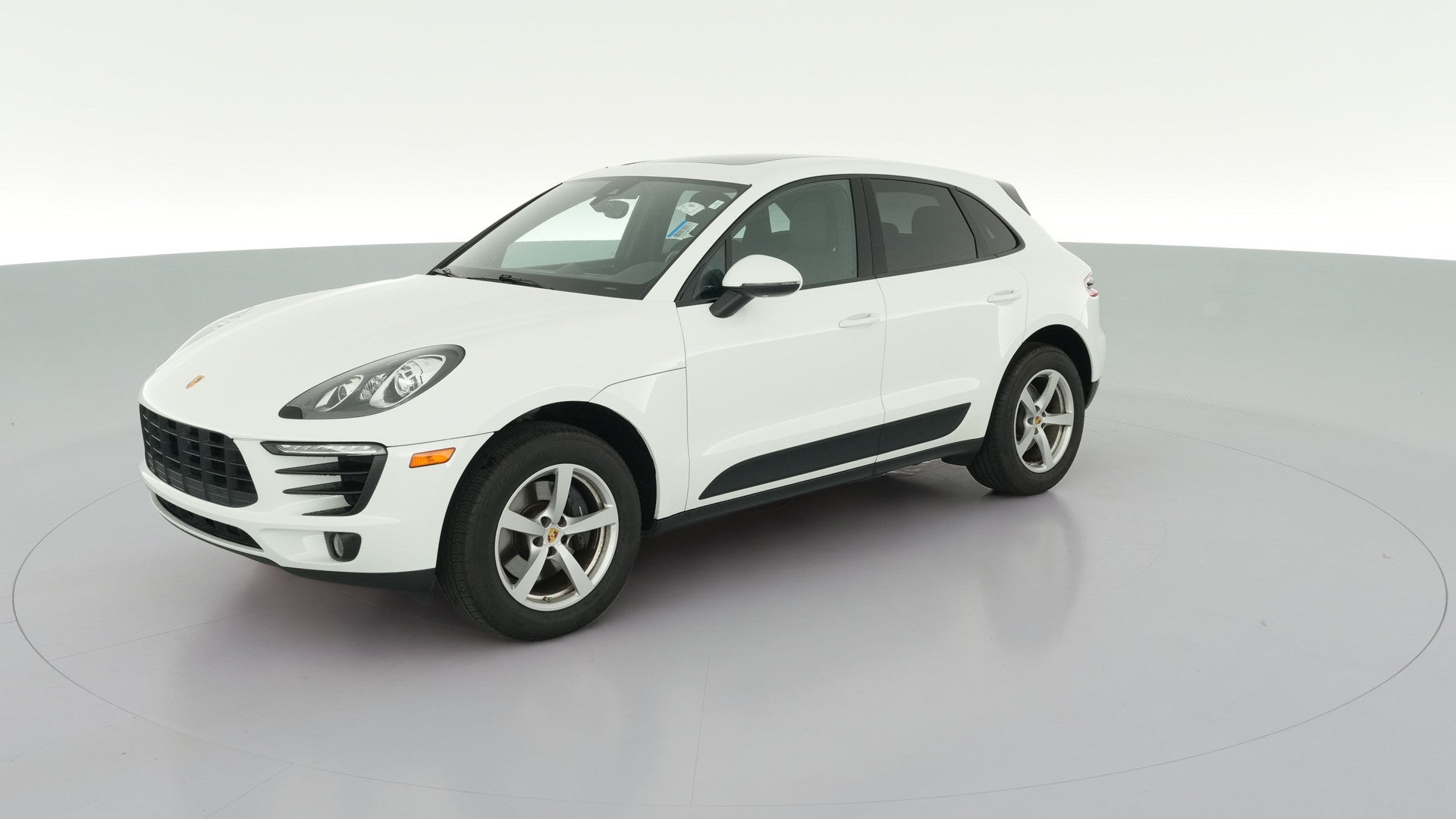 2017 Porsche Macan vehicle photo