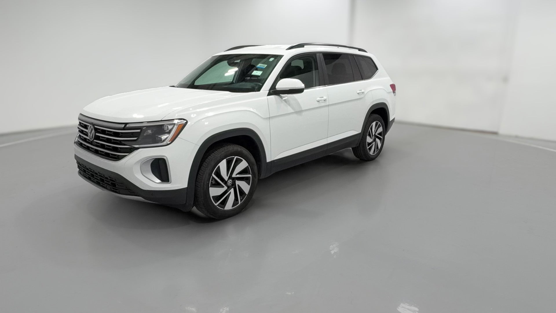 2025 Volkswagen Atlas vehicle photo
