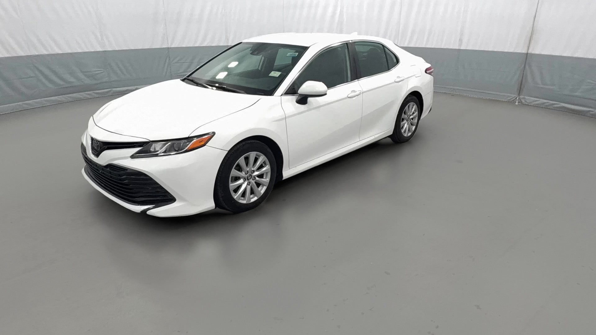 2019 Toyota Camry vehicle photo