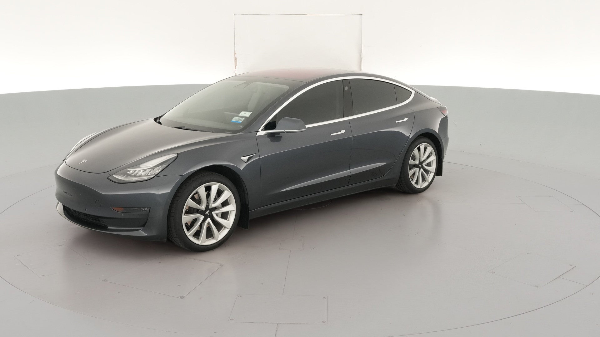 2018 Tesla Model 3 vehicle photo