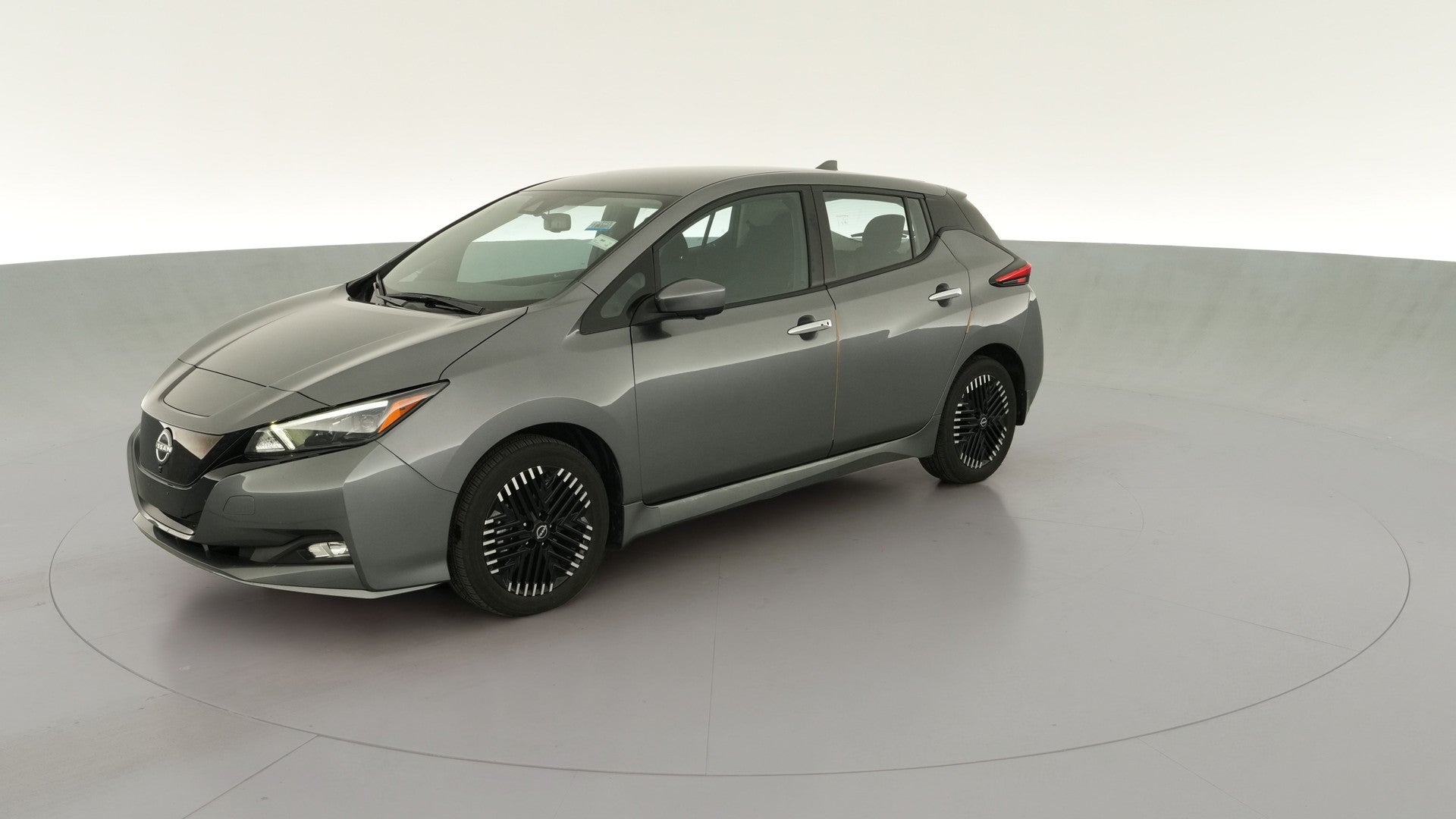 2024 Nissan LEAF vehicle photo