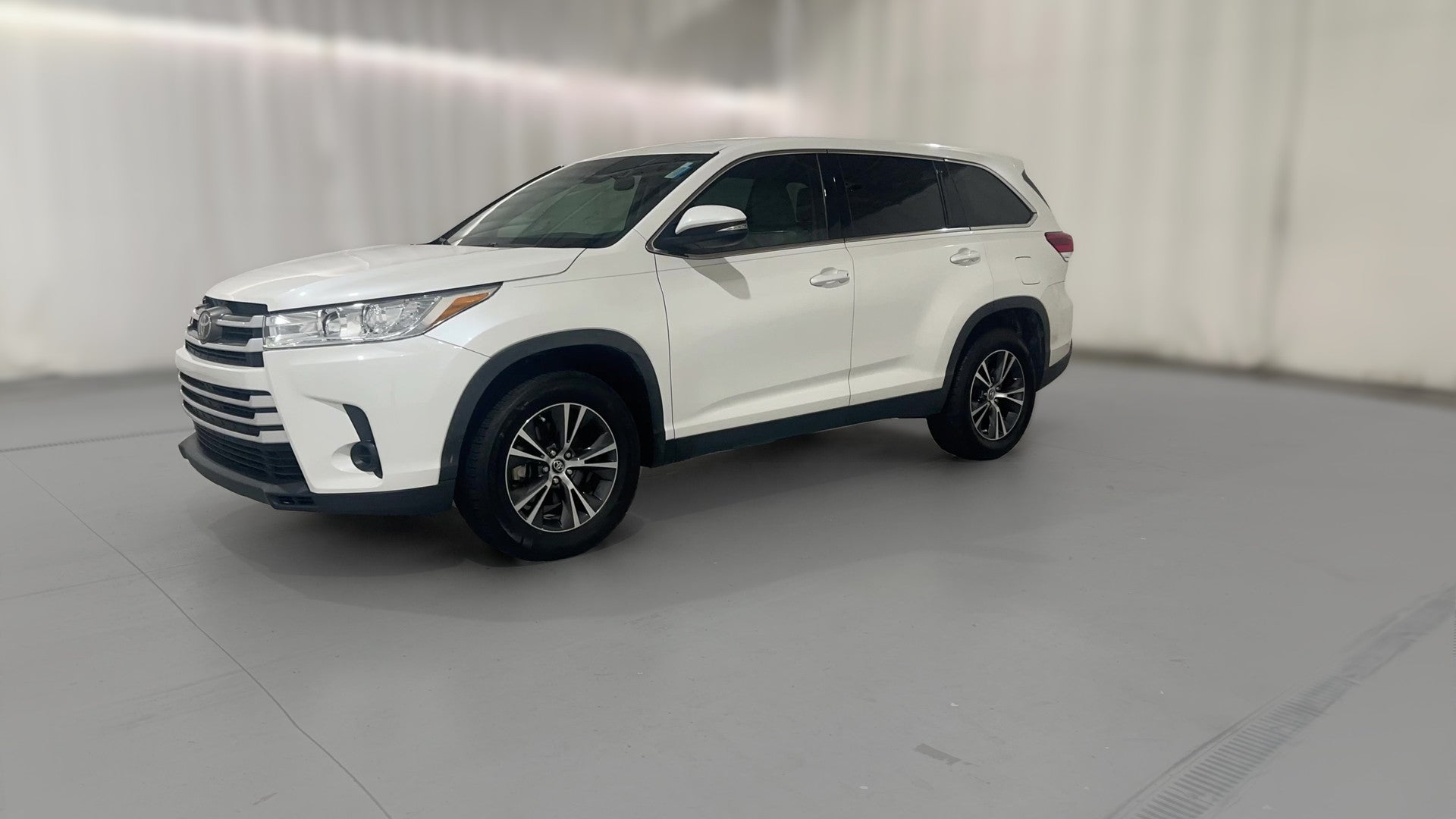 2019 Toyota Highlander vehicle photo