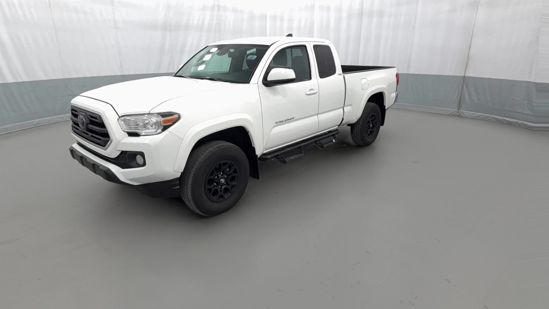 2019 Toyota Tacoma Access Cab vehicle photo