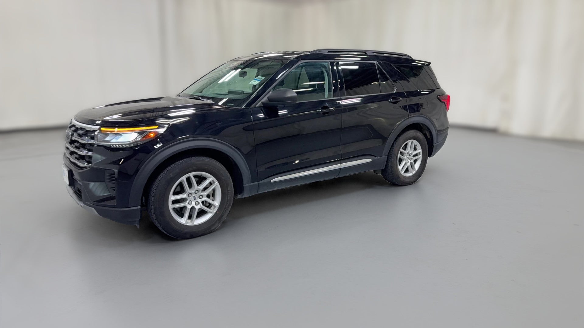 2025 Ford Explorer vehicle photo