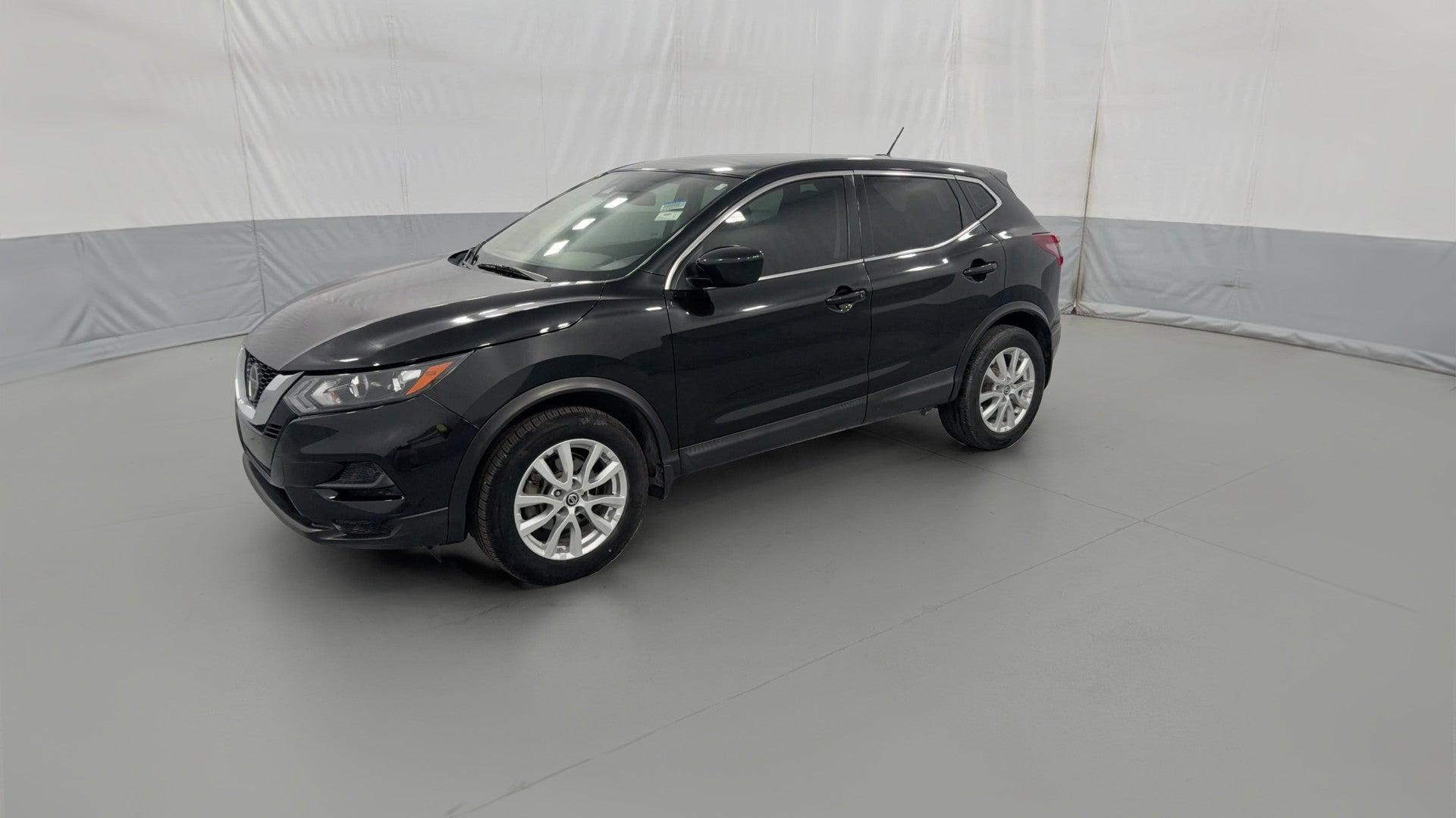 2021 Nissan Rogue Sport vehicle photo