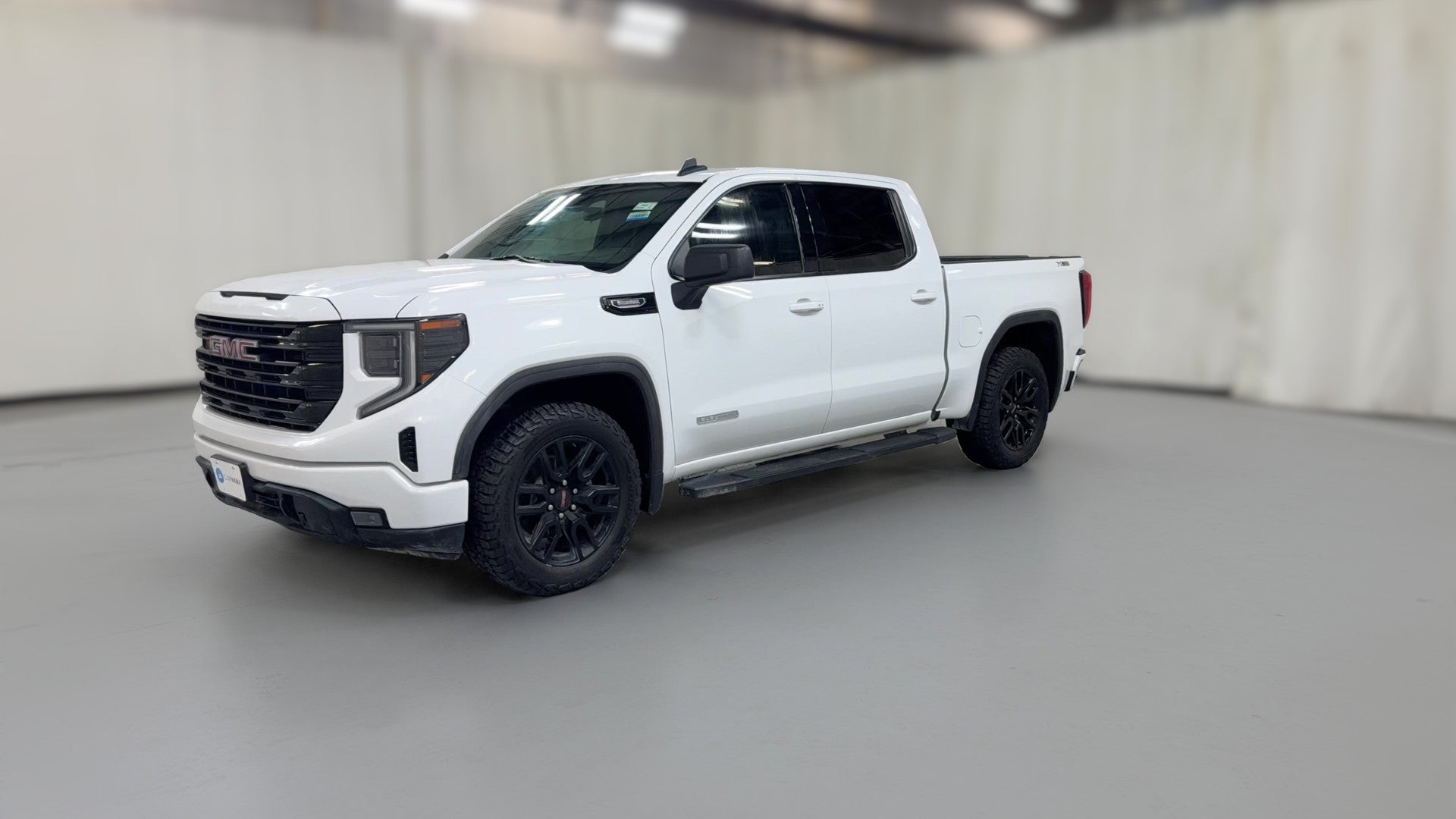 2024 GMC Sierra 1500 Crew Cab vehicle photo