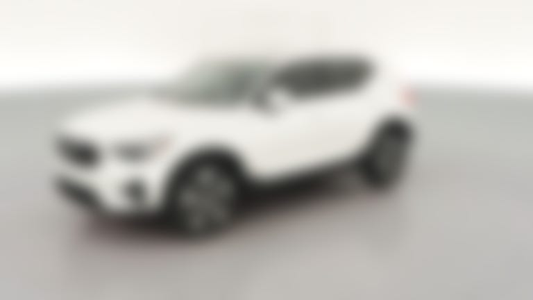 2024 Volvo XC40 vehicle photo