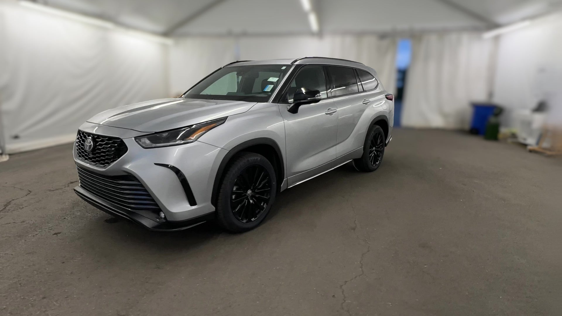 2025 Toyota Highlander vehicle photo