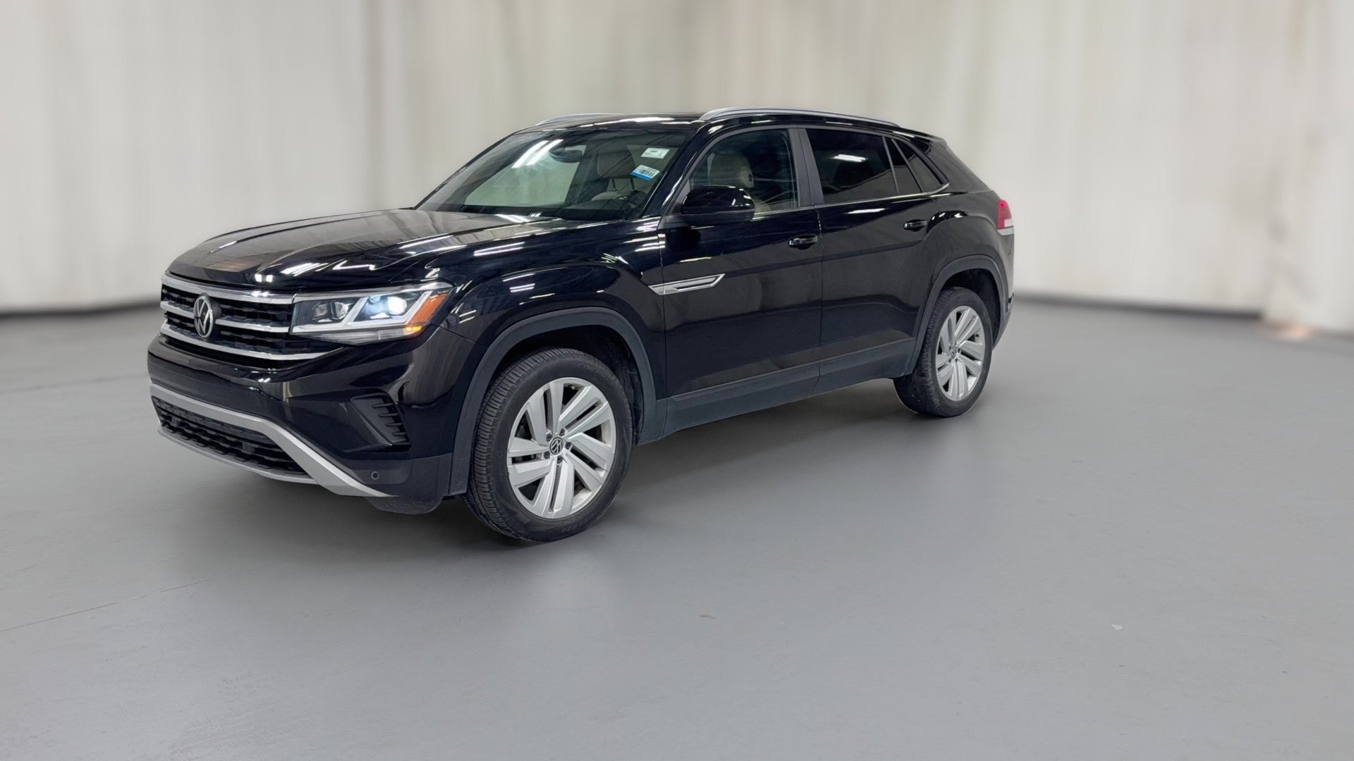 2020 Volkswagen Atlas Cross Sport vehicle photo